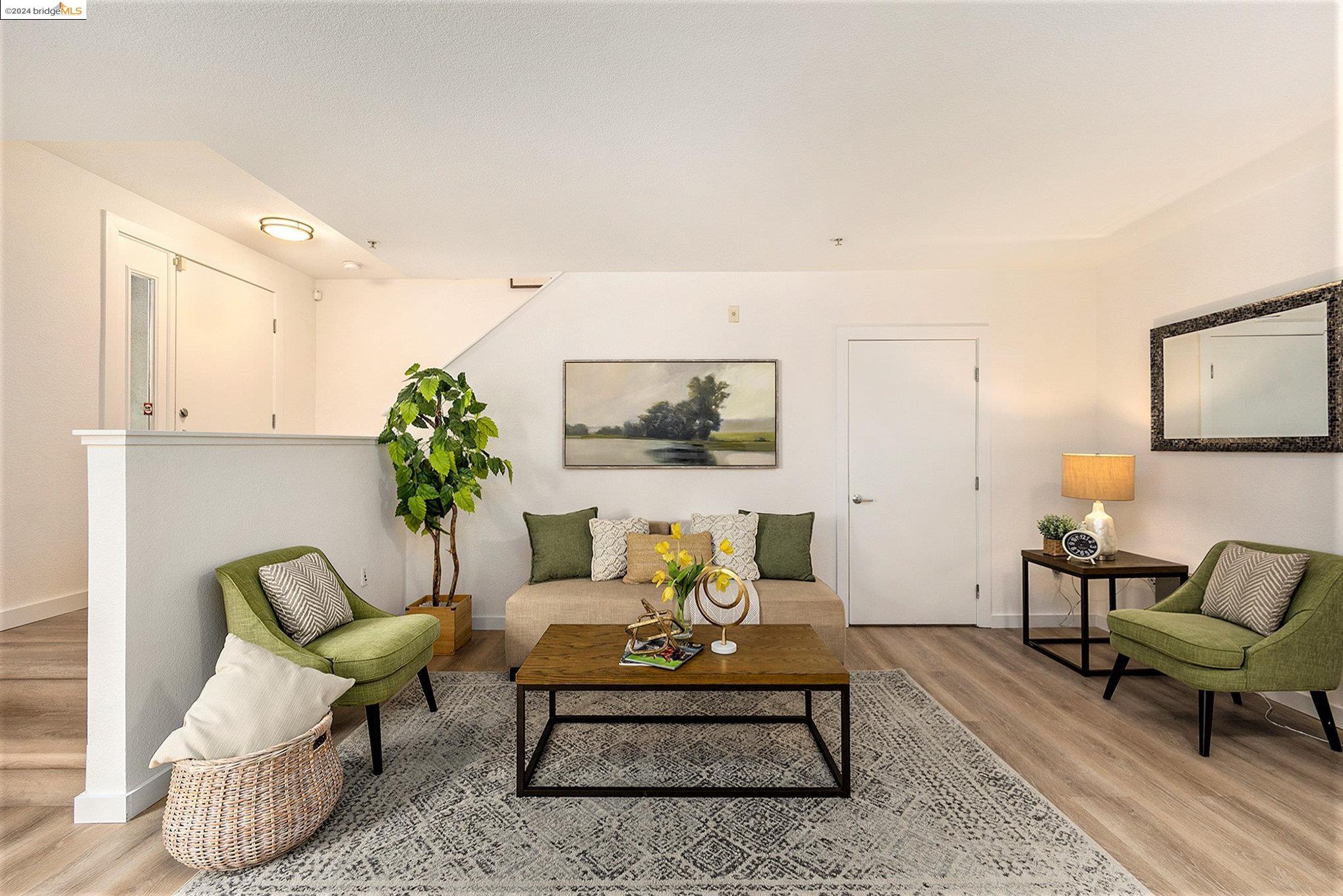 Detail Gallery Image 3 of 29 For 1511 Jefferson St Th9,  Oakland,  CA 94612 - 2 Beds | 2/1 Baths