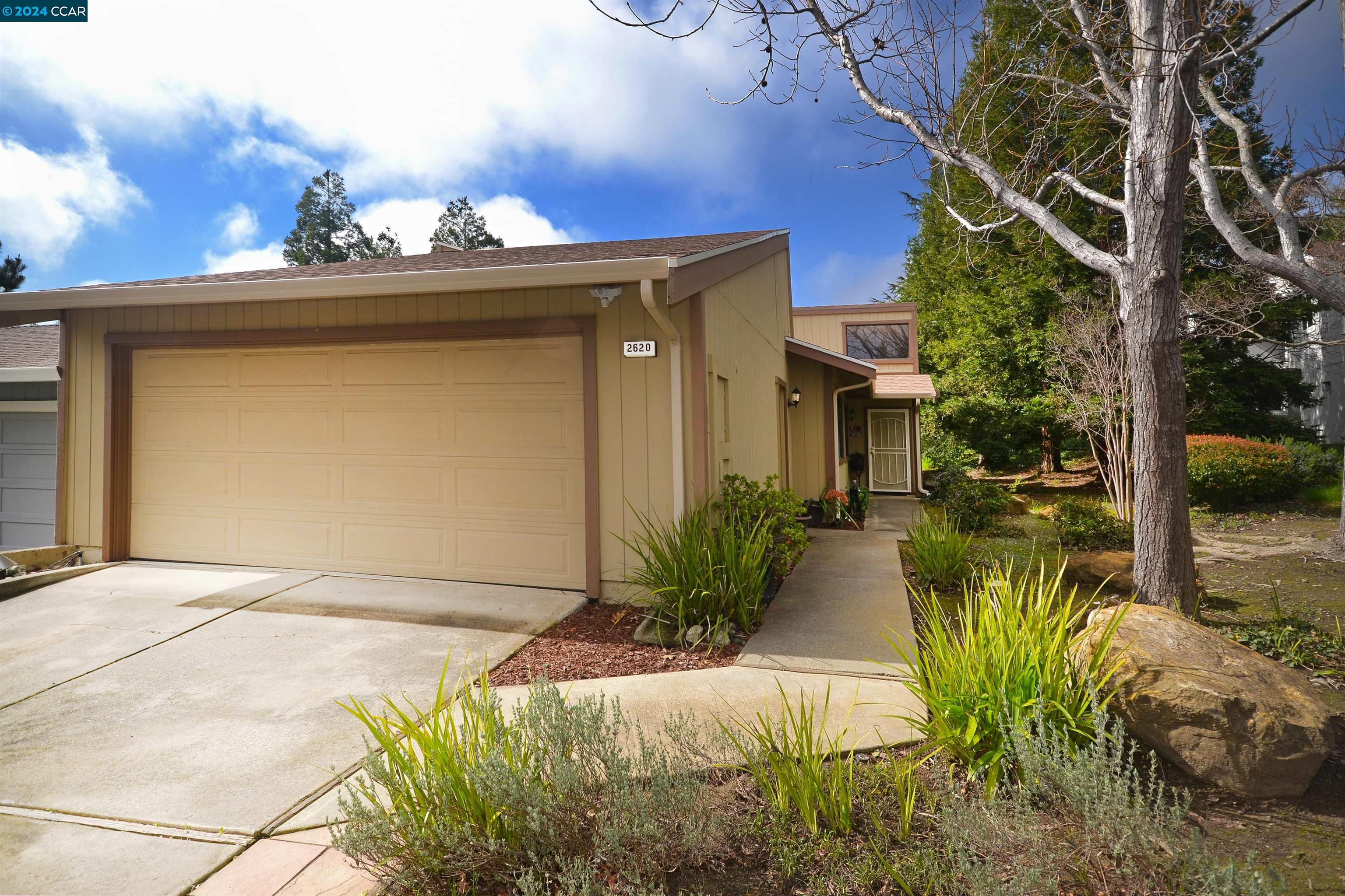 Detail Gallery Image 1 of 1 For 2620 Star Tree Ct, Martinez,  CA 94553 - 2 Beds | 2 Baths