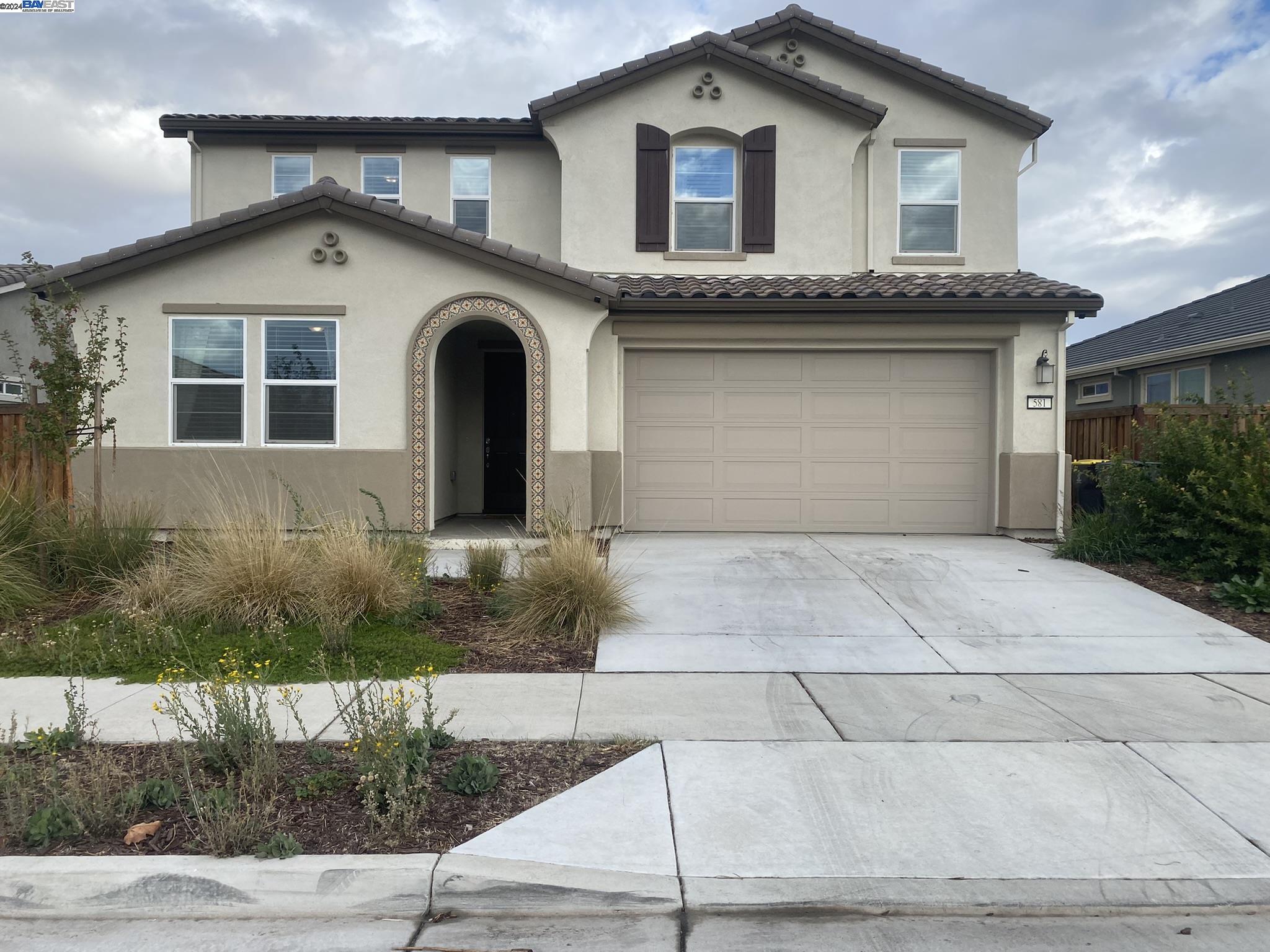 Detail Gallery Image 1 of 45 For 581 Chimes St, Lathrop,  CA 95530 - 4 Beds | 2/1 Baths