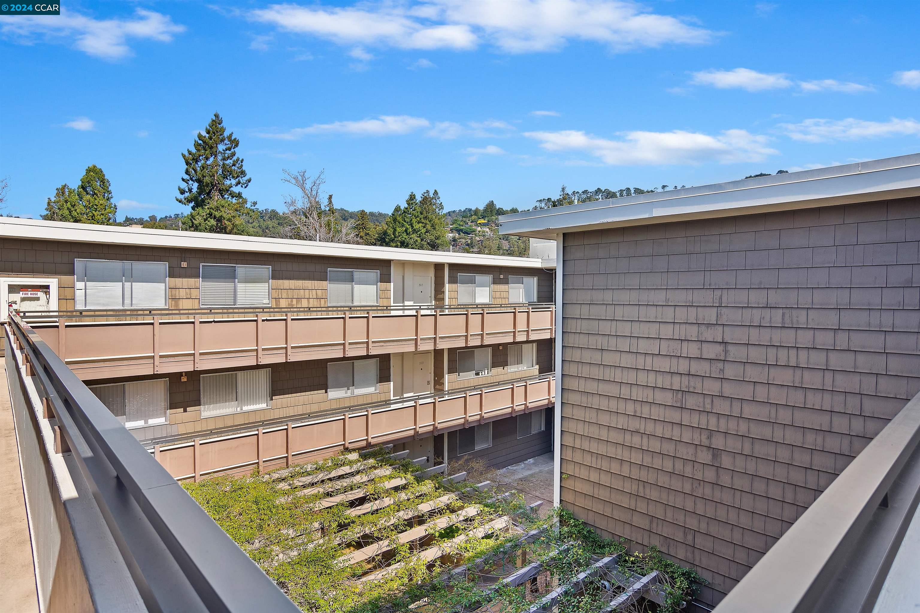 Detail Gallery Image 38 of 53 For 2601 College Ave #309,  Berkeley,  CA 94704 - 2 Beds | 2 Baths