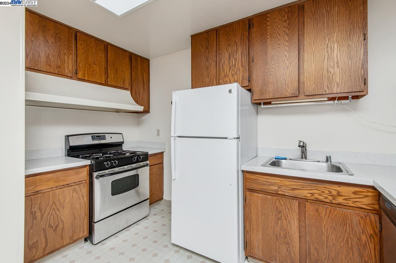 Detail Gallery Image 5 of 27 For 625 Madison St #201,  Oakland,  CA 94607 - 2 Beds | 2 Baths
