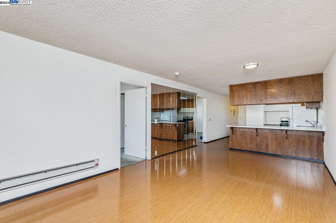 Detail Gallery Image 9 of 27 For 625 Madison St #201,  Oakland,  CA 94607 - 2 Beds | 2 Baths