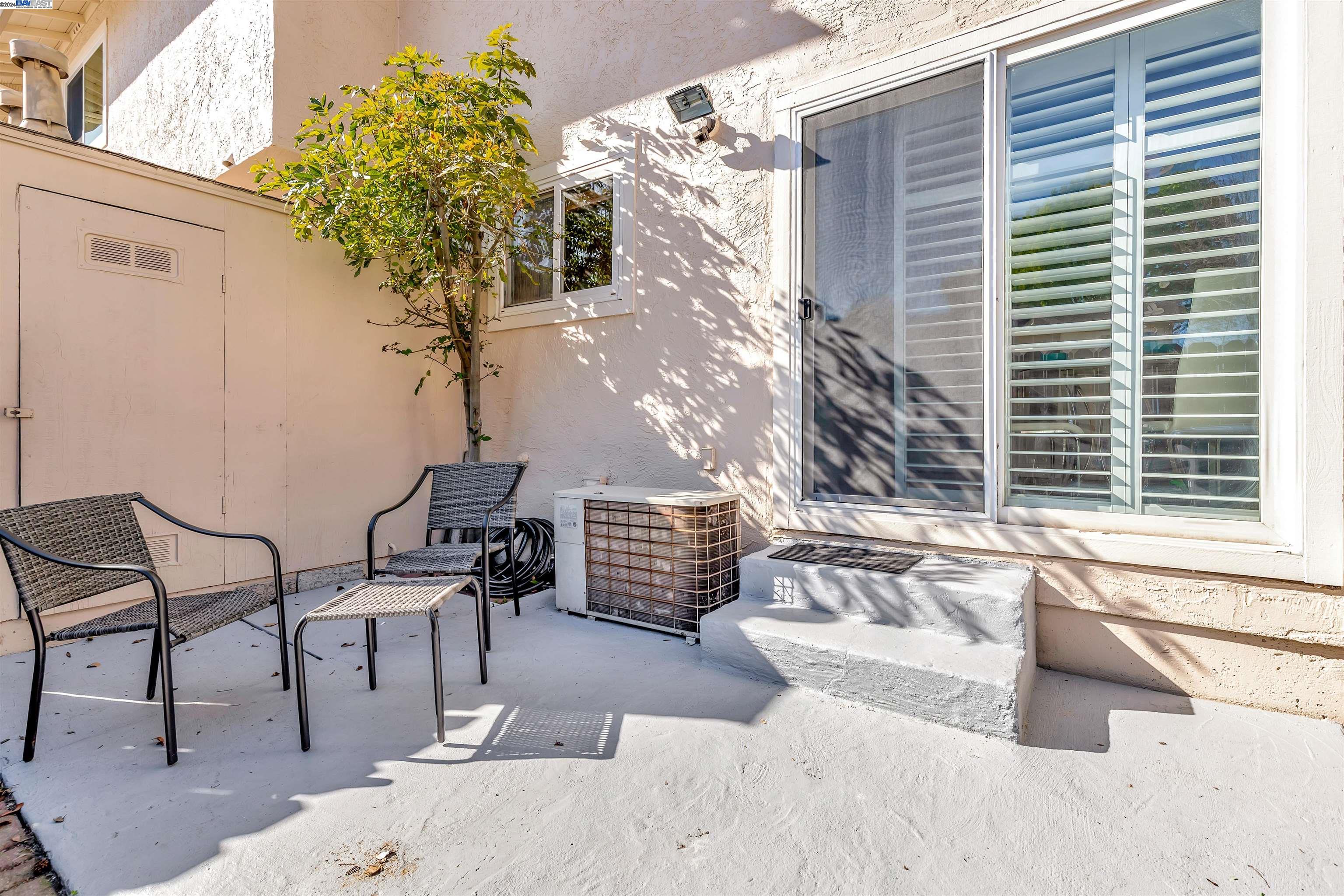 Detail Gallery Image 24 of 36 For 3806 Pimlico Dr, Pleasanton,  CA 94588 - 2 Beds | 1/1 Baths