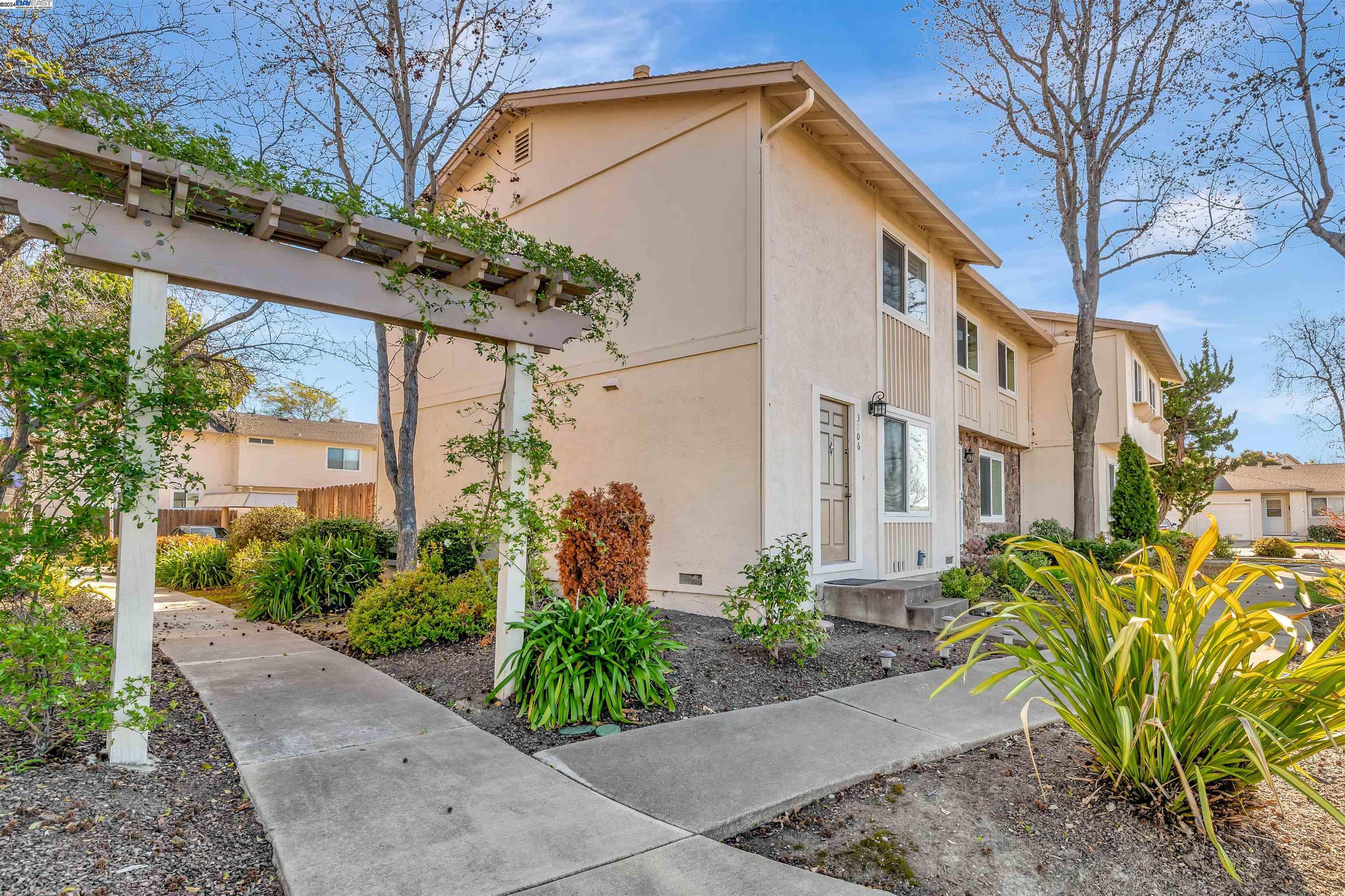 Detail Gallery Image 33 of 36 For 3806 Pimlico Dr, Pleasanton,  CA 94588 - 2 Beds | 1/1 Baths