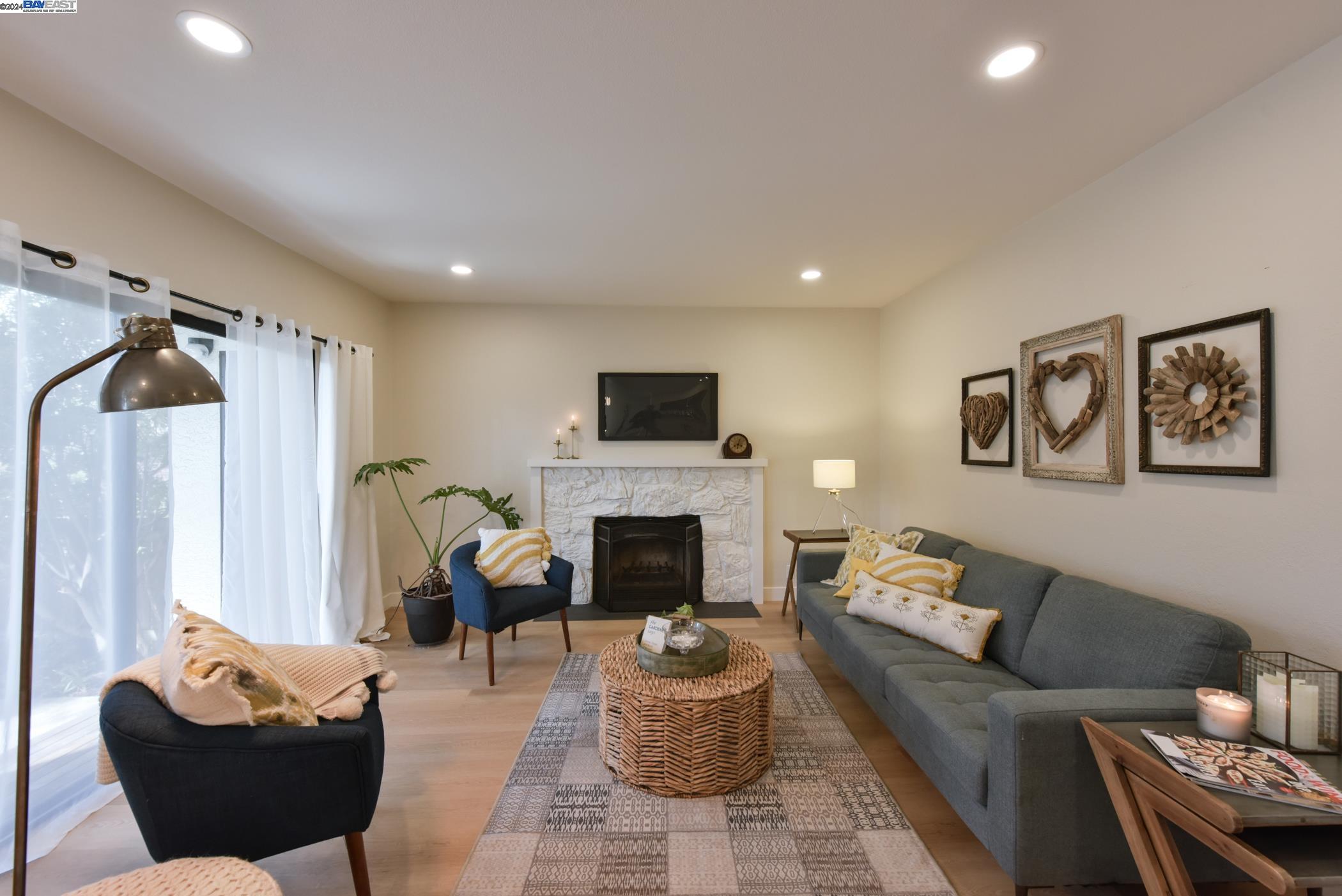 Detail Gallery Image 1 of 1 For 21228 Gary Dr #318,  Hayward,  CA 94546 - 2 Beds | 1/1 Baths