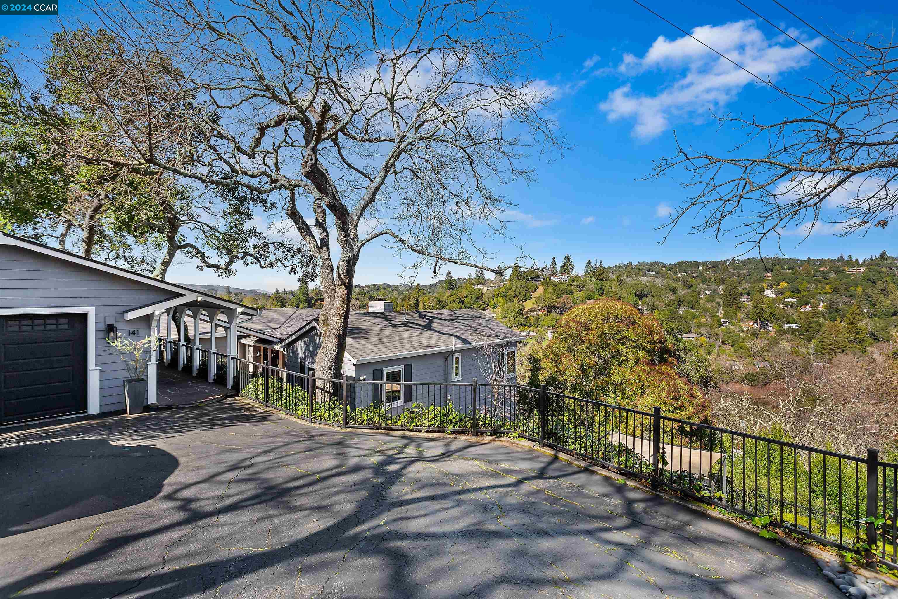 Detail Gallery Image 1 of 1 For 141 La Cuesta Rd, Orinda,  CA 94563 - 4 Beds | 3 Baths