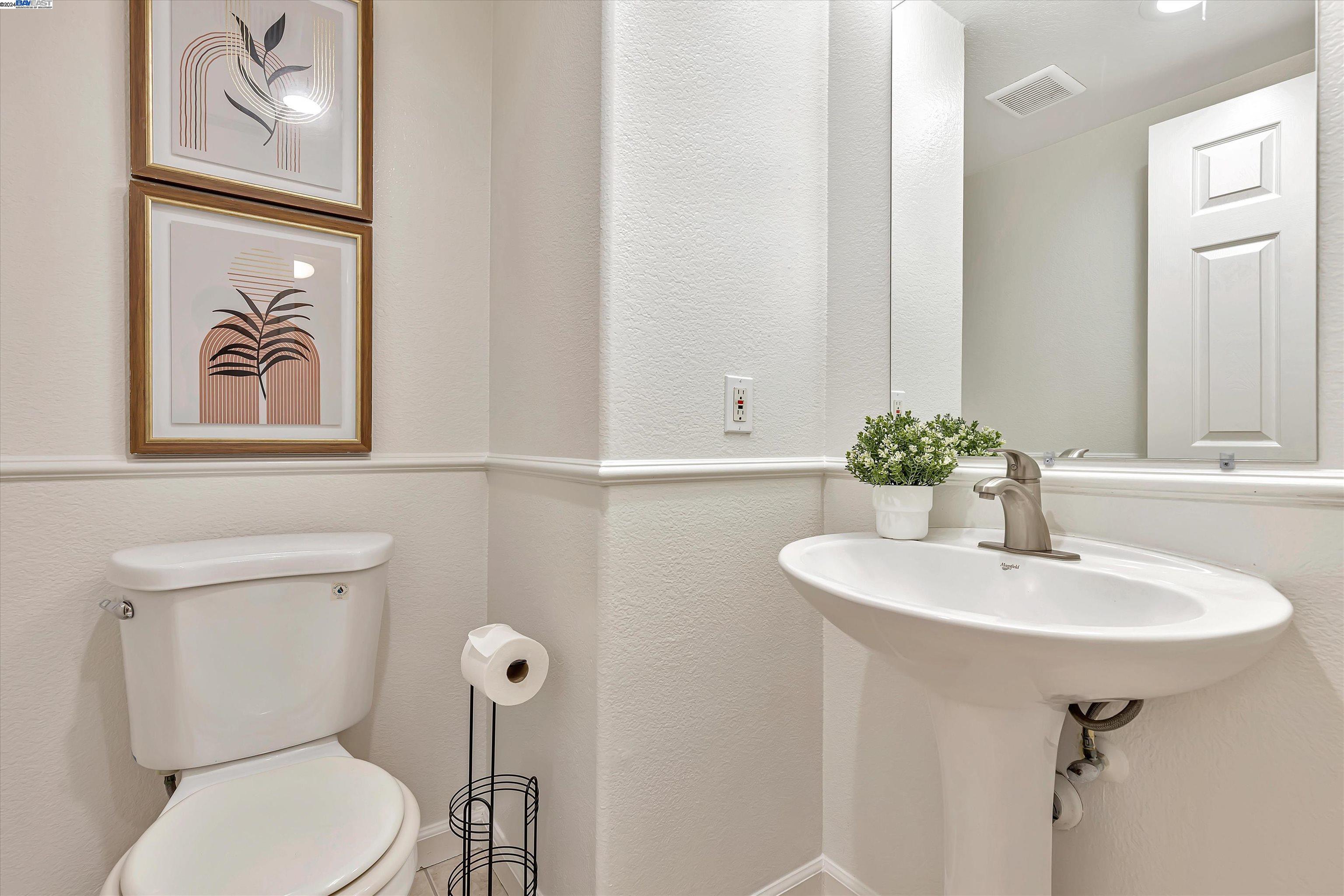 Detail Gallery Image 12 of 28 For 2212 Barnacle Ct, Stockton,  CA 95206 - 4 Beds | 2/1 Baths