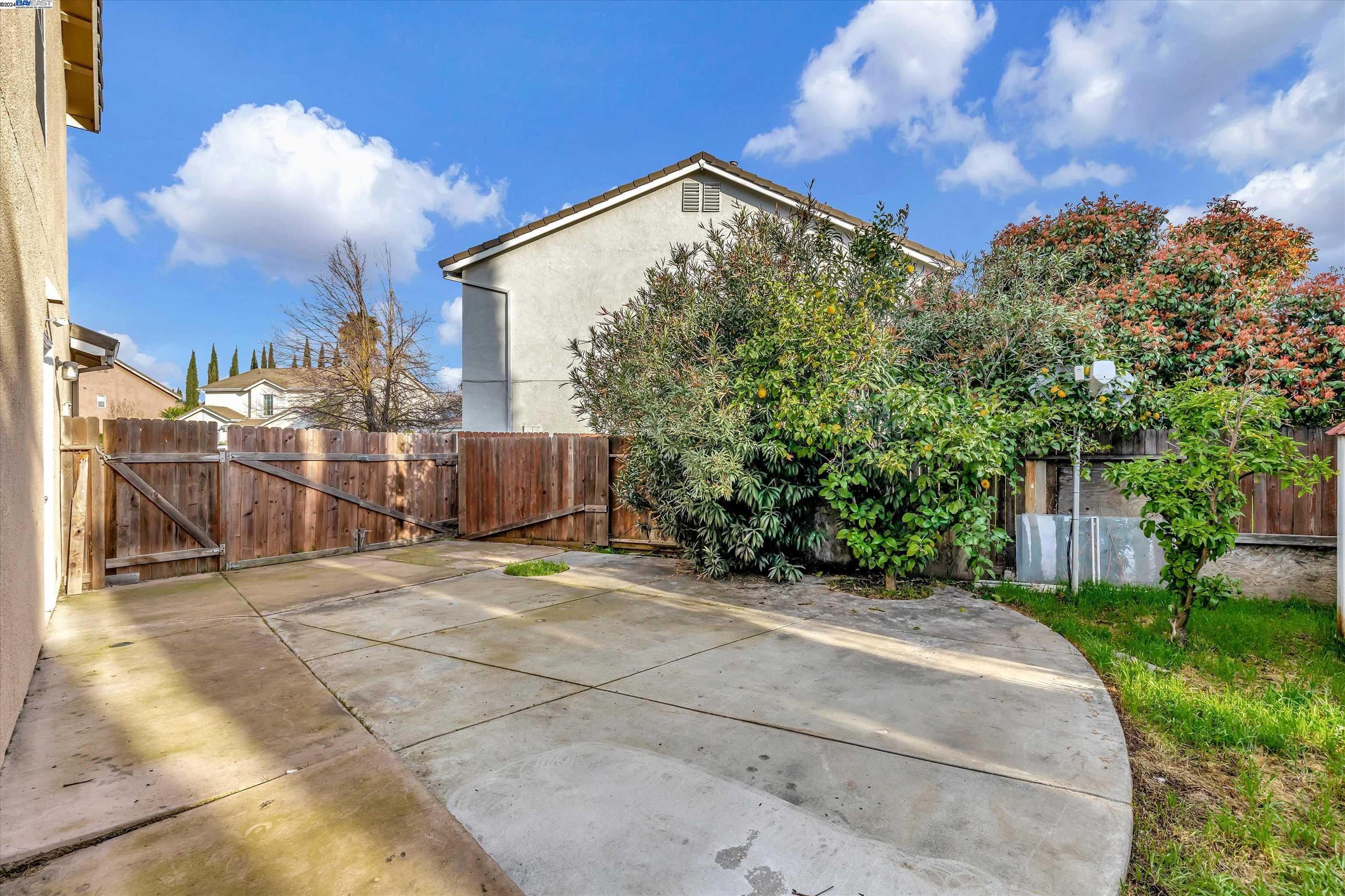 Detail Gallery Image 23 of 28 For 2212 Barnacle Ct, Stockton,  CA 95206 - 4 Beds | 2/1 Baths