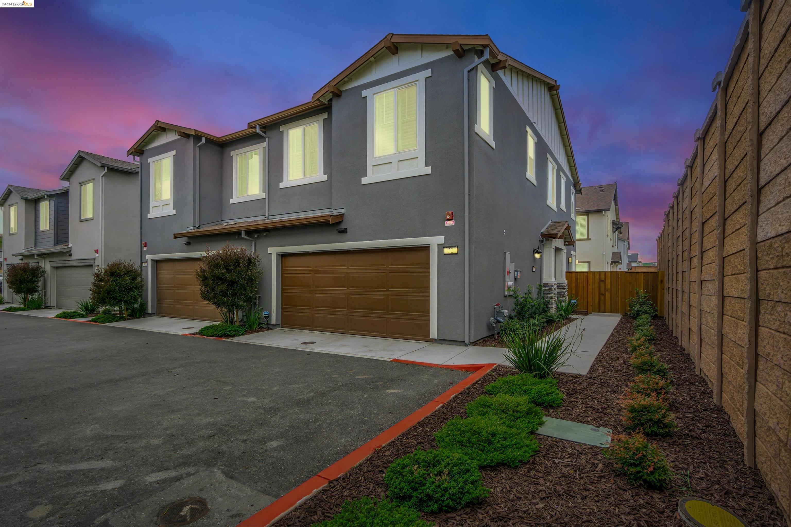 Detail Gallery Image 1 of 1 For 52 Bright Ln, Pittsburg,  CA 94565 - 3 Beds | 2/1 Baths