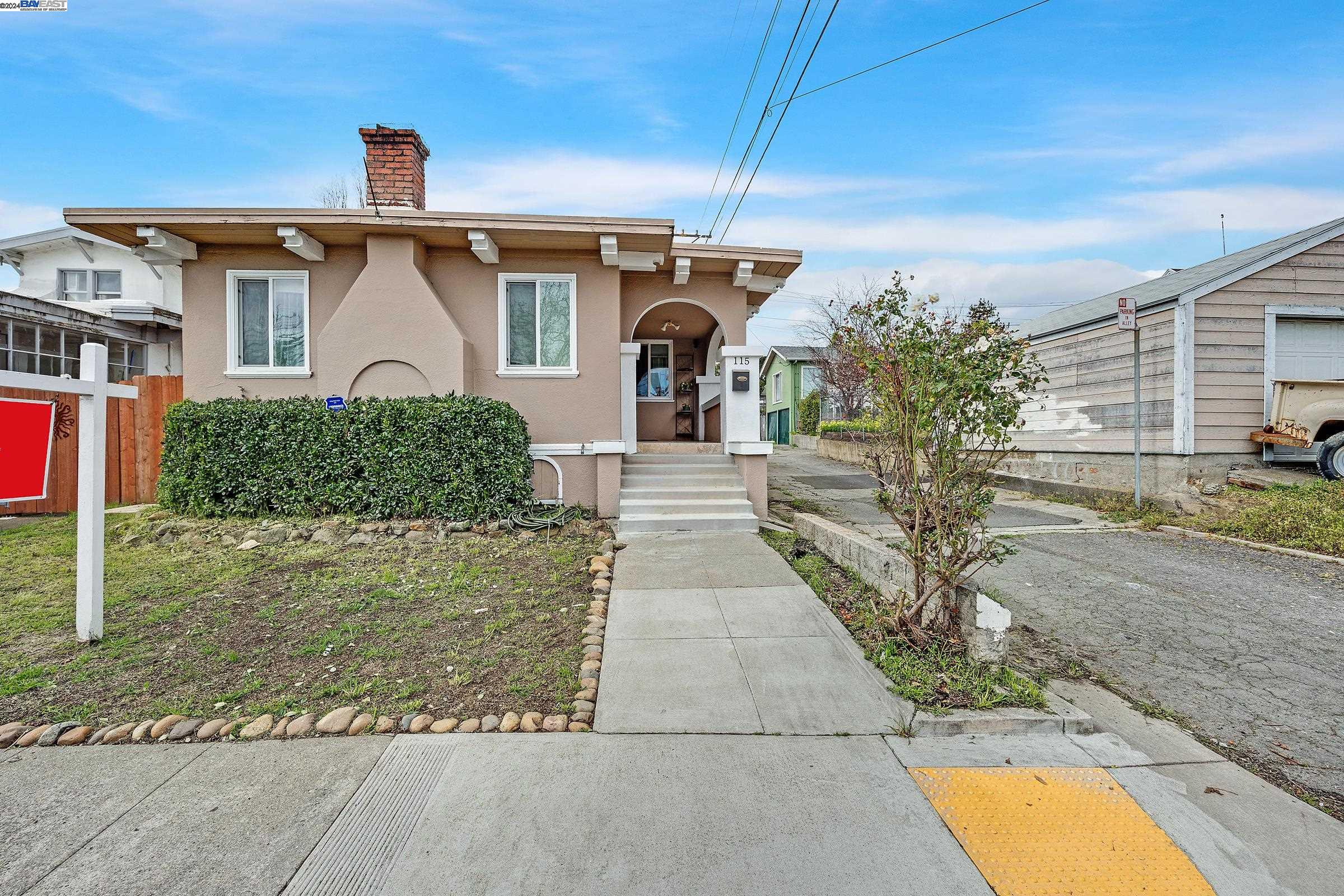 Detail Gallery Image 1 of 1 For 115 Monterey St., Vallejo,  CA 94590 - 2 Beds | 1/1 Baths