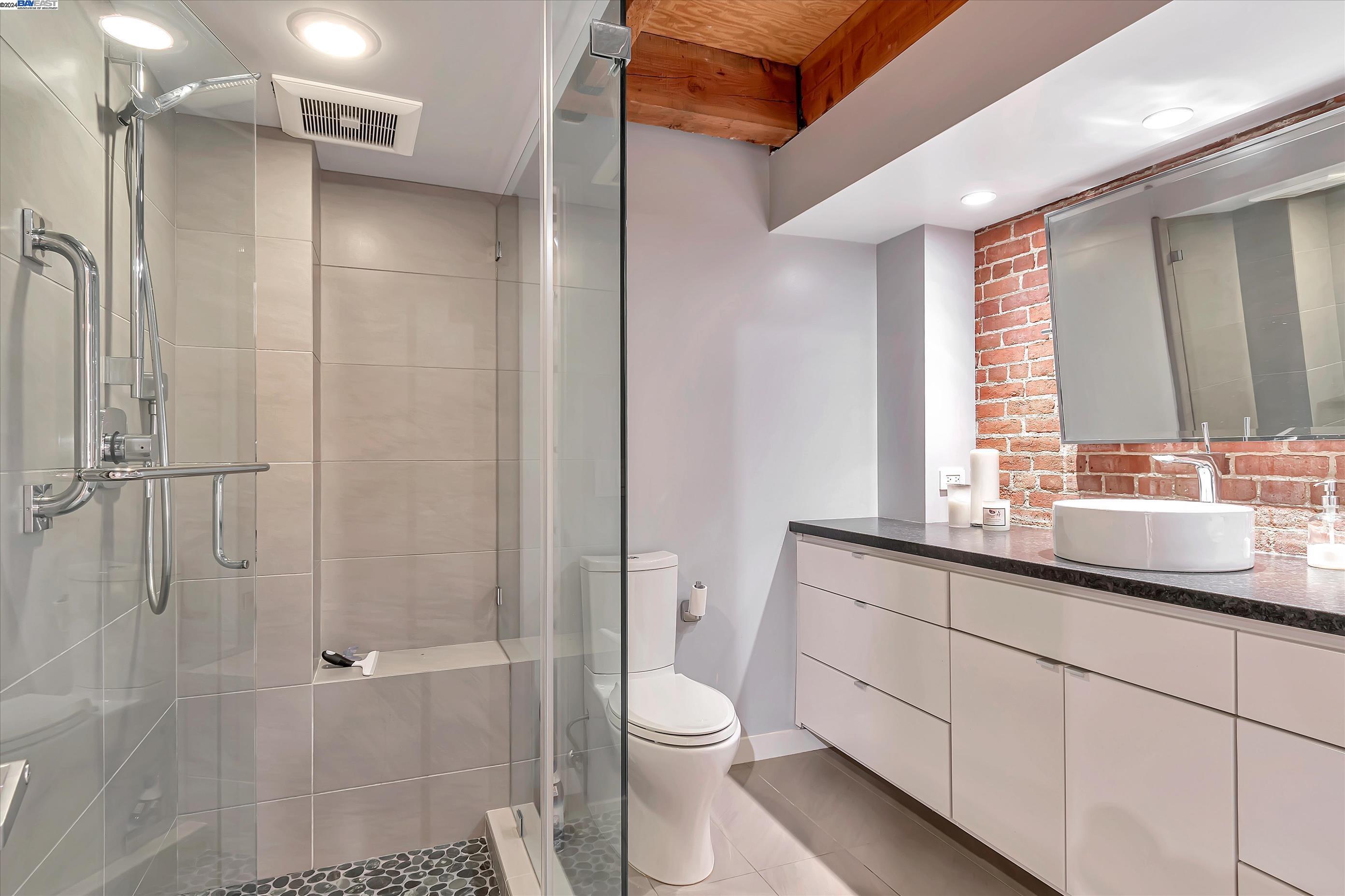 Detail Gallery Image 11 of 29 For 650 Delancey St #103,  San Francisco,  CA 94107 - 2 Beds | 2 Baths