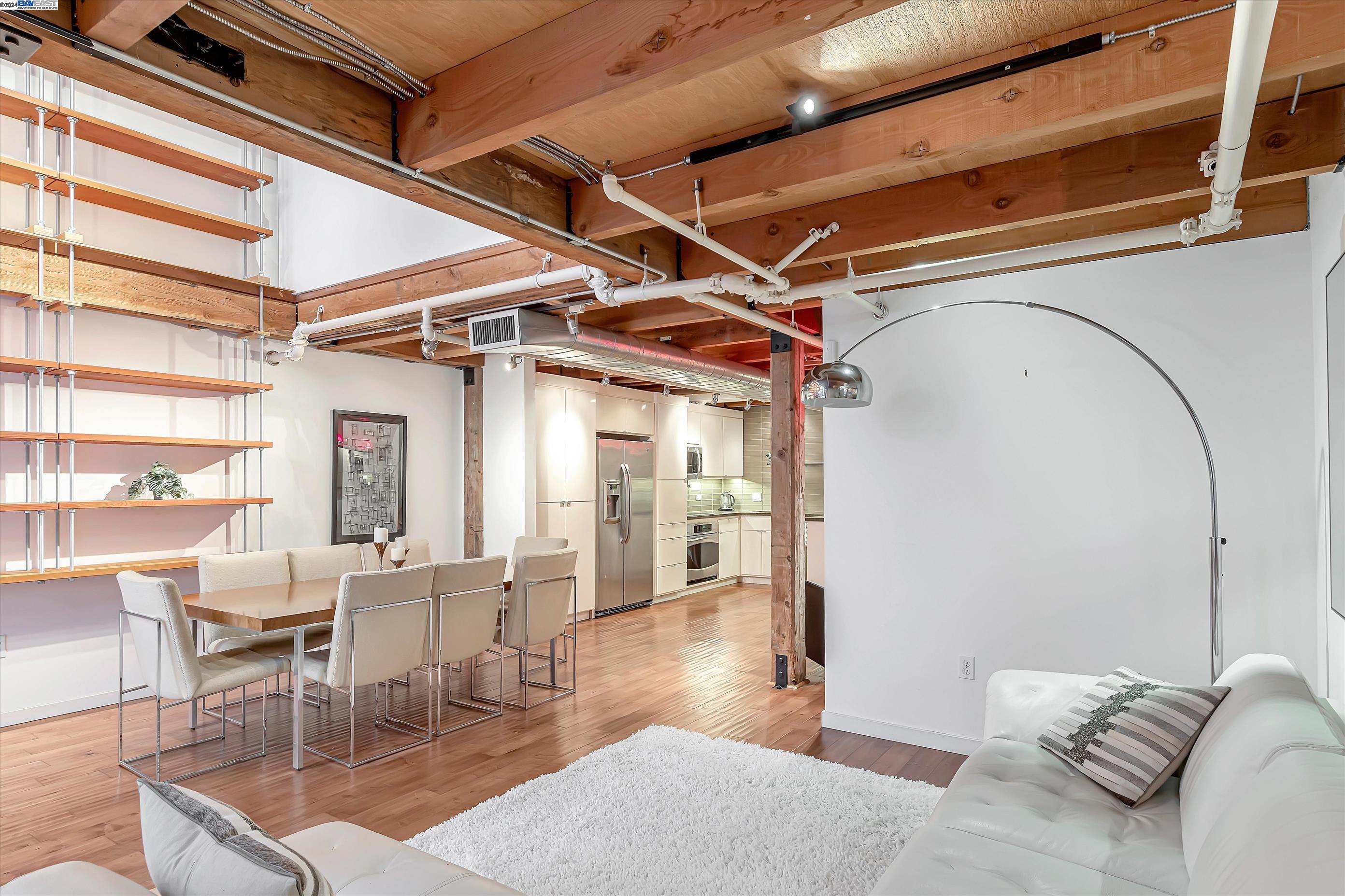 Detail Gallery Image 3 of 29 For 650 Delancey St #103,  San Francisco,  CA 94107 - 2 Beds | 2 Baths