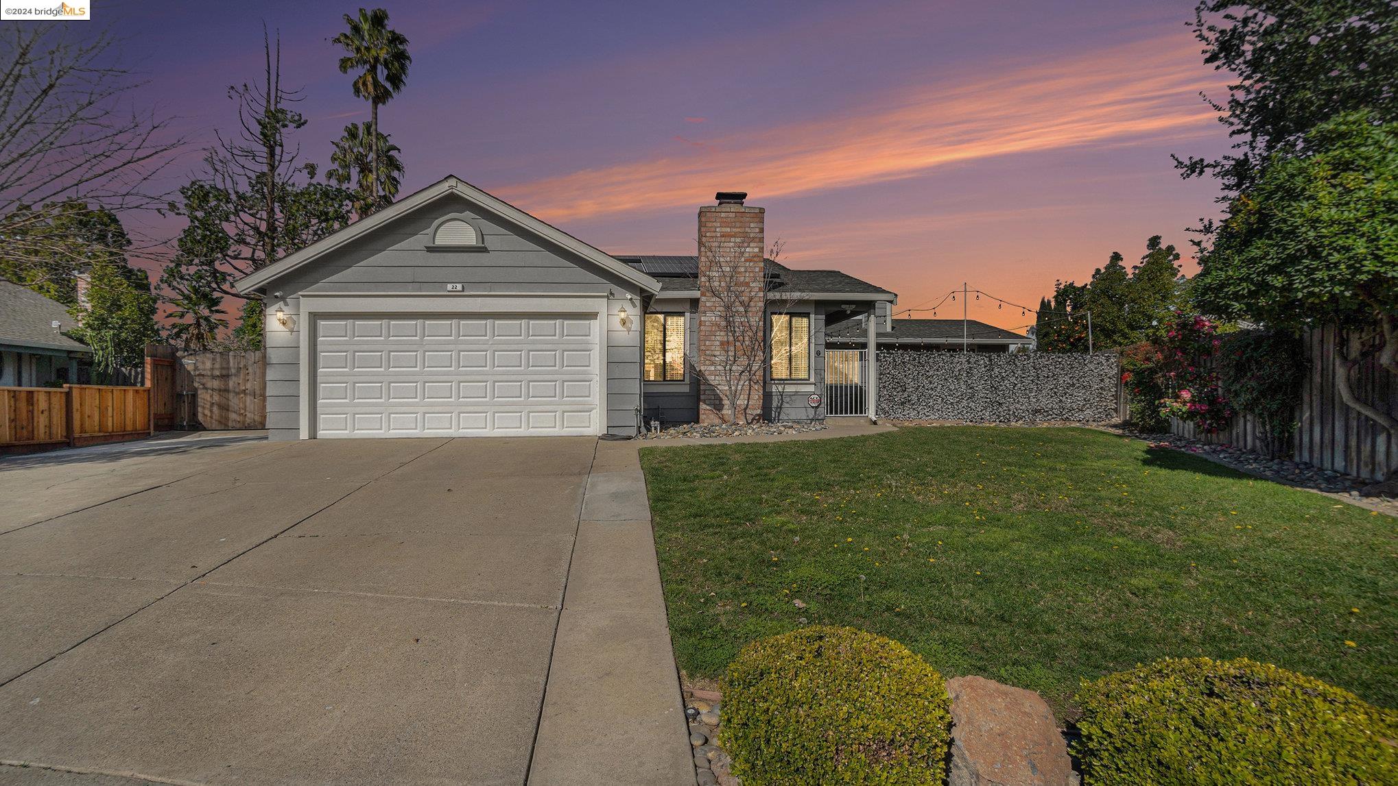 Detail Gallery Image 1 of 1 For 22 Anvilwood Pl, Oakley,  CA 94561 - 4 Beds | 3 Baths