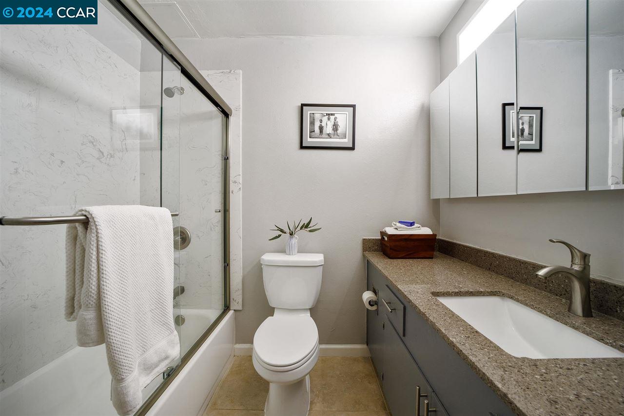 Detail Gallery Image 13 of 36 For 66 Fairmount Ave #219,  Oakland,  CA 94611 - 2 Beds | 2 Baths