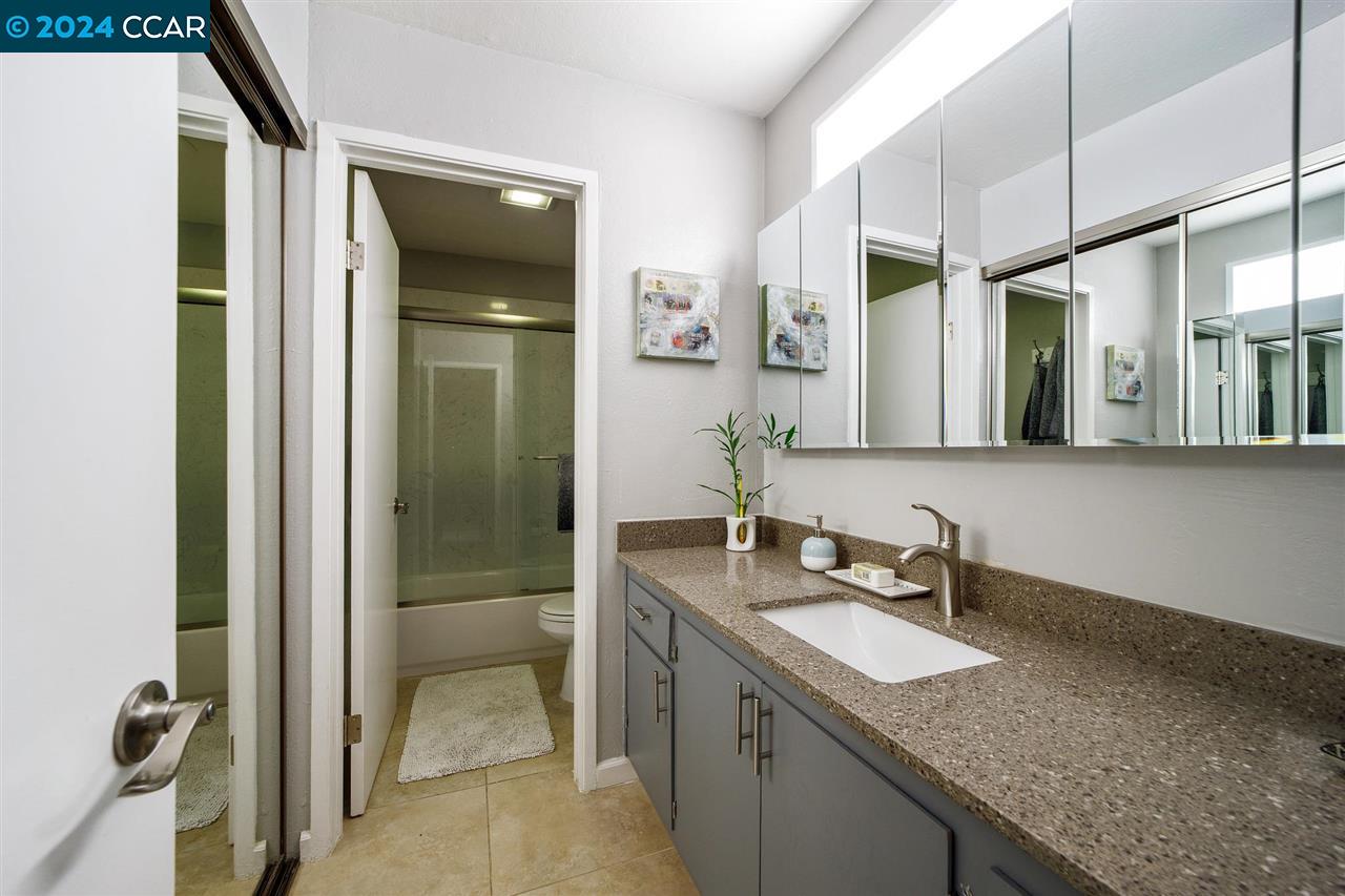 Detail Gallery Image 18 of 36 For 66 Fairmount Ave #219,  Oakland,  CA 94611 - 2 Beds | 2 Baths