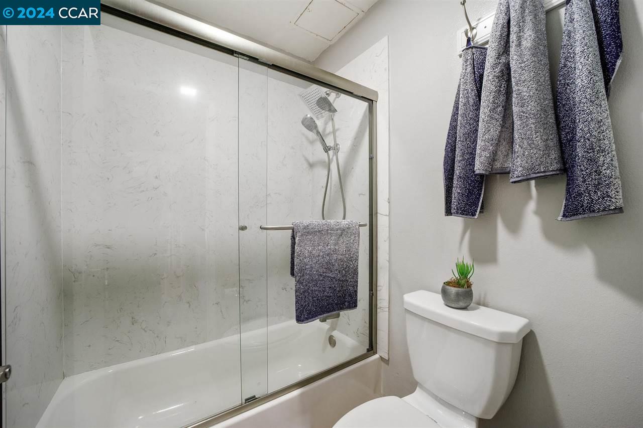 Detail Gallery Image 19 of 36 For 66 Fairmount Ave #219,  Oakland,  CA 94611 - 2 Beds | 2 Baths