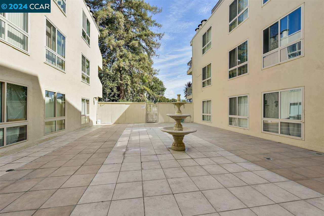 Detail Gallery Image 34 of 36 For 66 Fairmount Ave #219,  Oakland,  CA 94611 - 2 Beds | 2 Baths