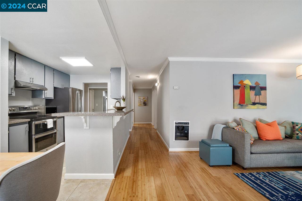 Detail Gallery Image 5 of 36 For 66 Fairmount Ave #219,  Oakland,  CA 94611 - 2 Beds | 2 Baths