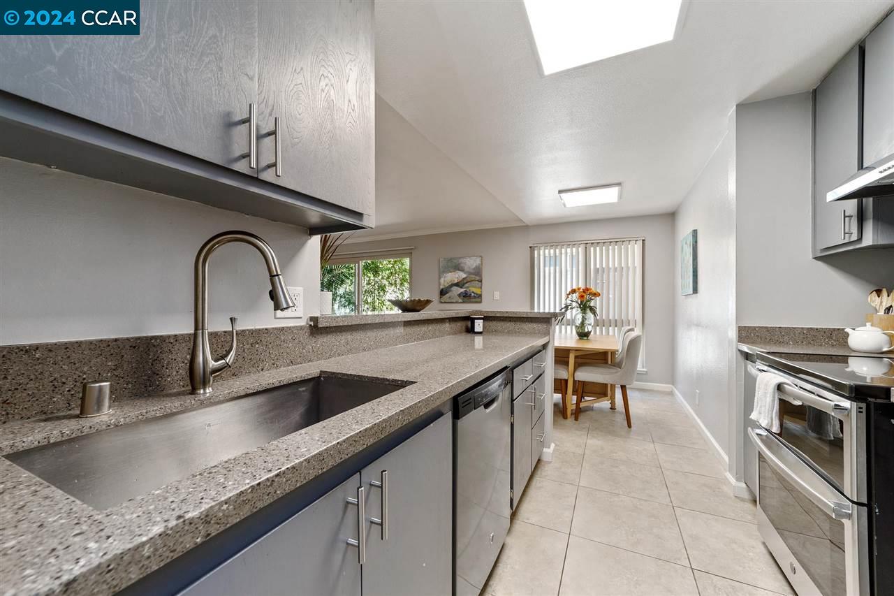 Detail Gallery Image 10 of 36 For 66 Fairmount Ave #219,  Oakland,  CA 94611 - 2 Beds | 2 Baths