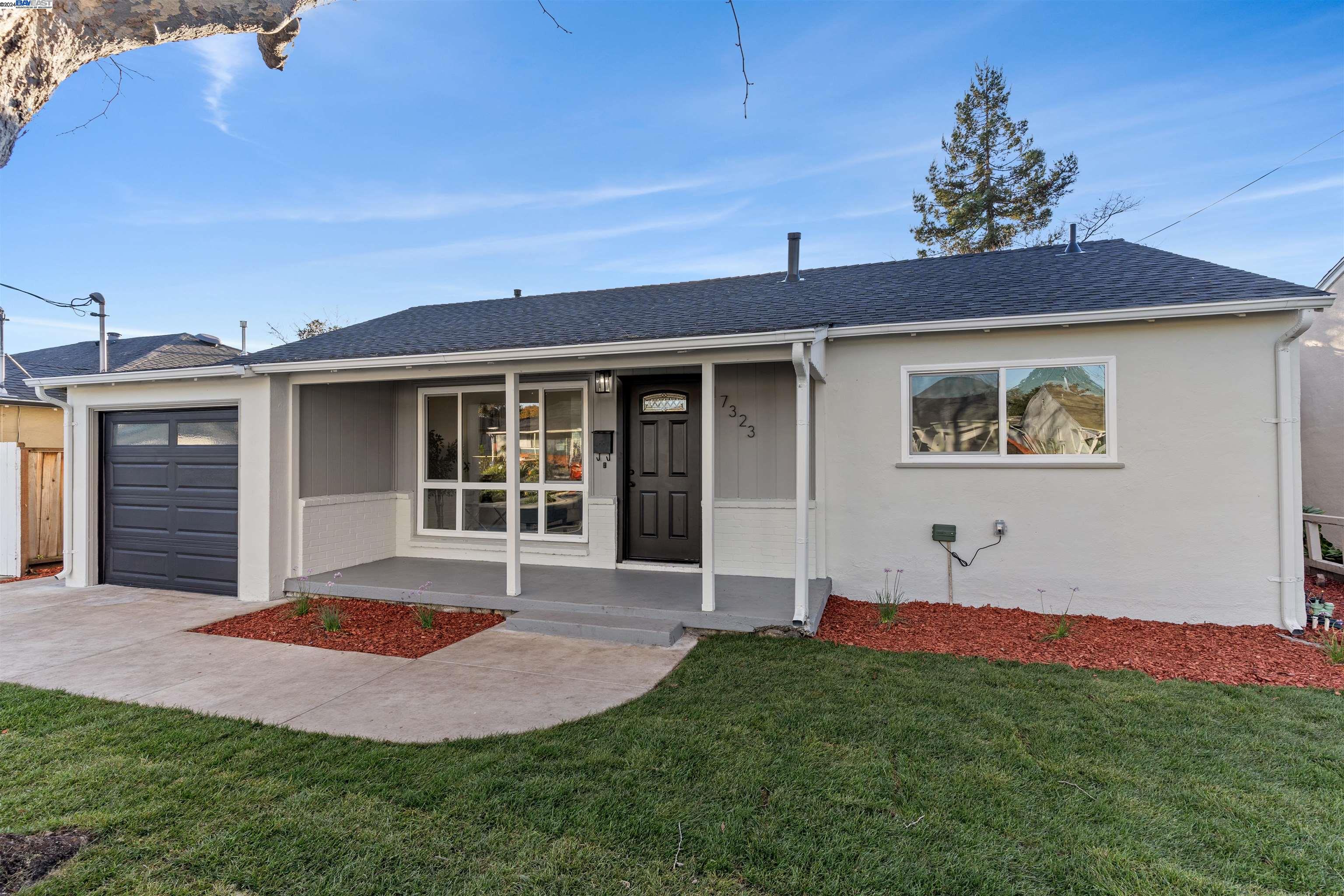 Detail Gallery Image 1 of 1 For 17323 via Chiquita, San Lorenzo,  CA 94580 - 3 Beds | 1 Baths