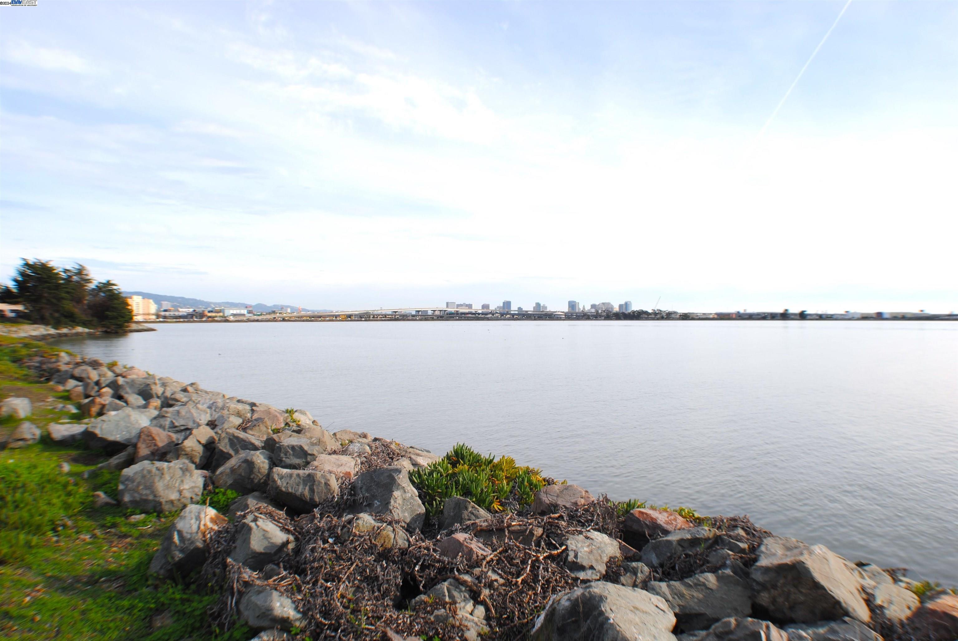 Detail Gallery Image 1 of 1 For 5 Admiral Drive #F 307,  Emeryville,  CA 94608-1553 - 0 Beds | 1 Baths