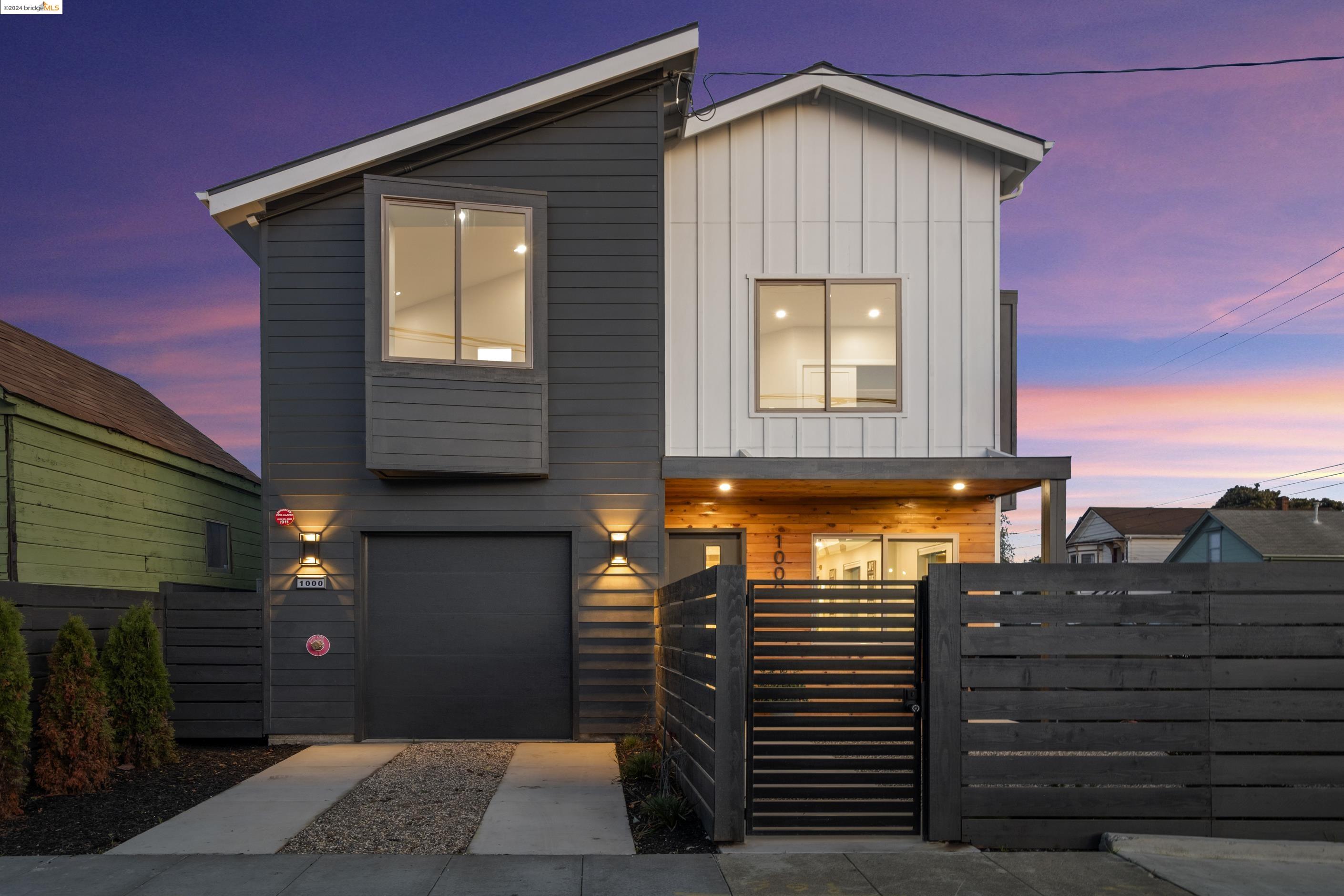 Detail Gallery Image 1 of 1 For 1000 Pine St, Oakland,  CA 94607 - 3 Beds | 2/1 Baths