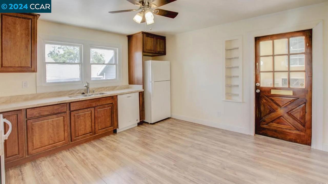 Detail Gallery Image 5 of 23 For 206 Crest Street, Antioch,  CA 94509 - 4 Beds | 2 Baths