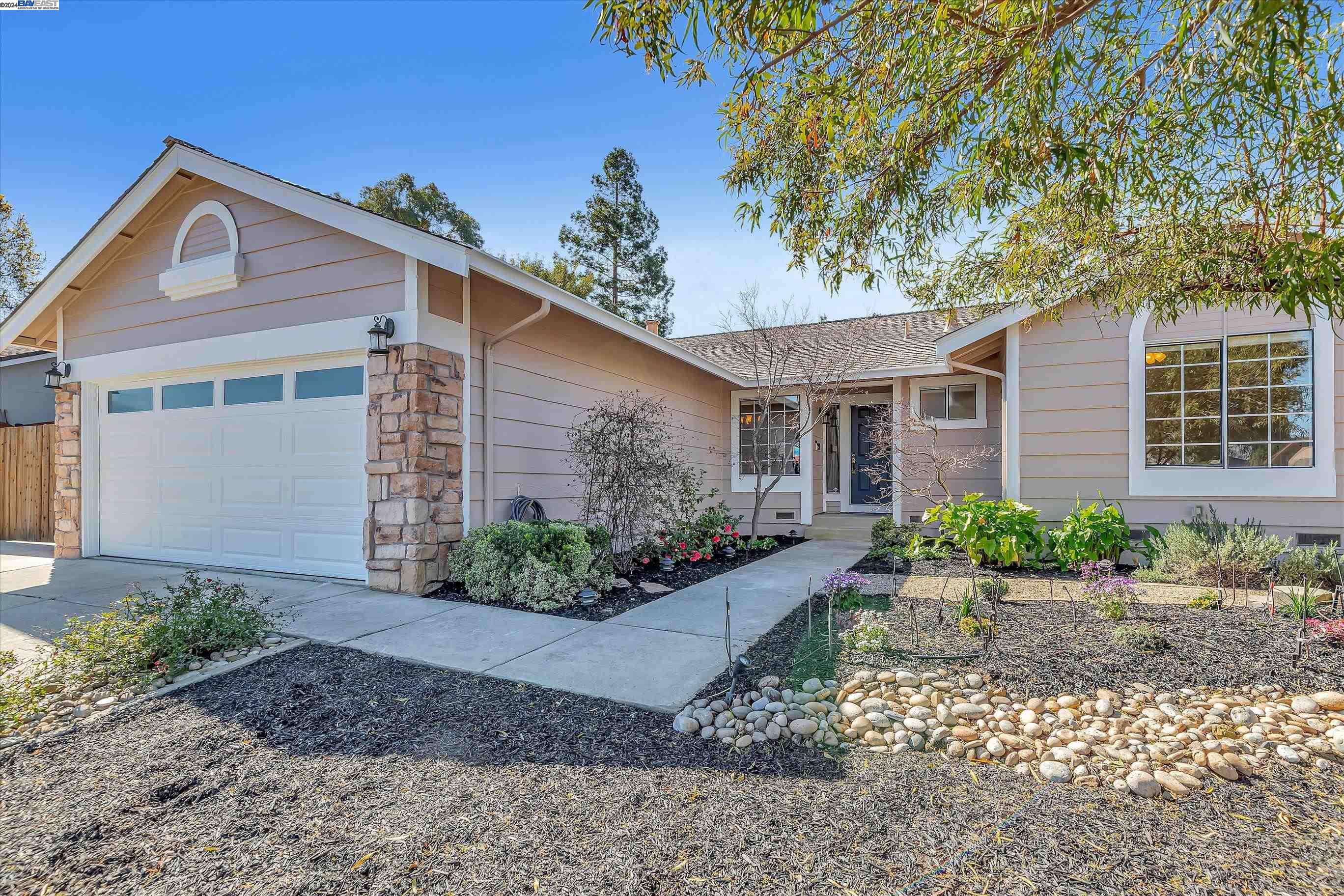 Detail Gallery Image 1 of 1 For 5035 Erica Way, Livermore,  CA 94550-7205 - 3 Beds | 2 Baths