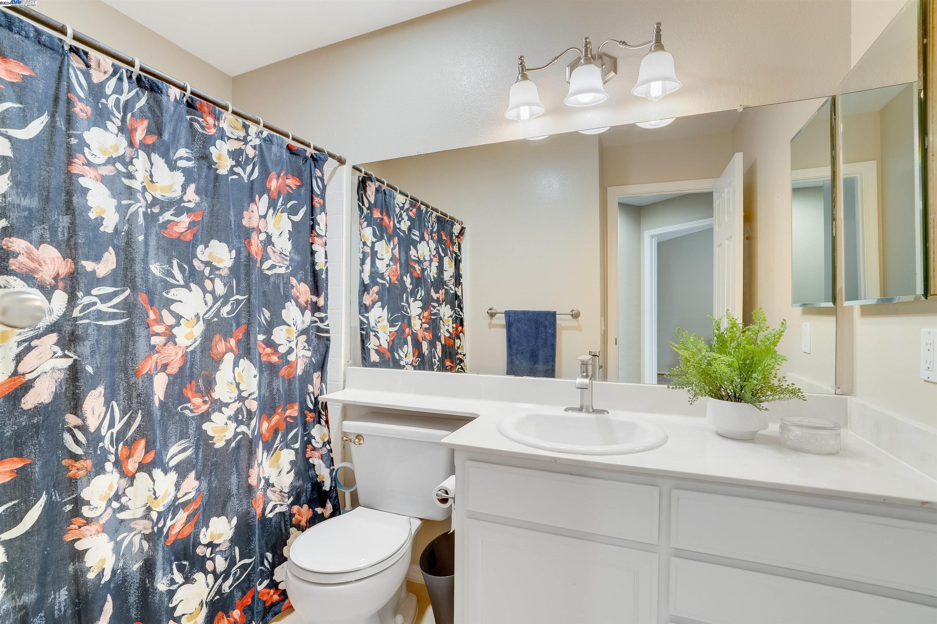 Detail Gallery Image 26 of 44 For 7435 Stonedale Dr, Pleasanton,  CA 94588 - 2 Beds | 2/1 Baths