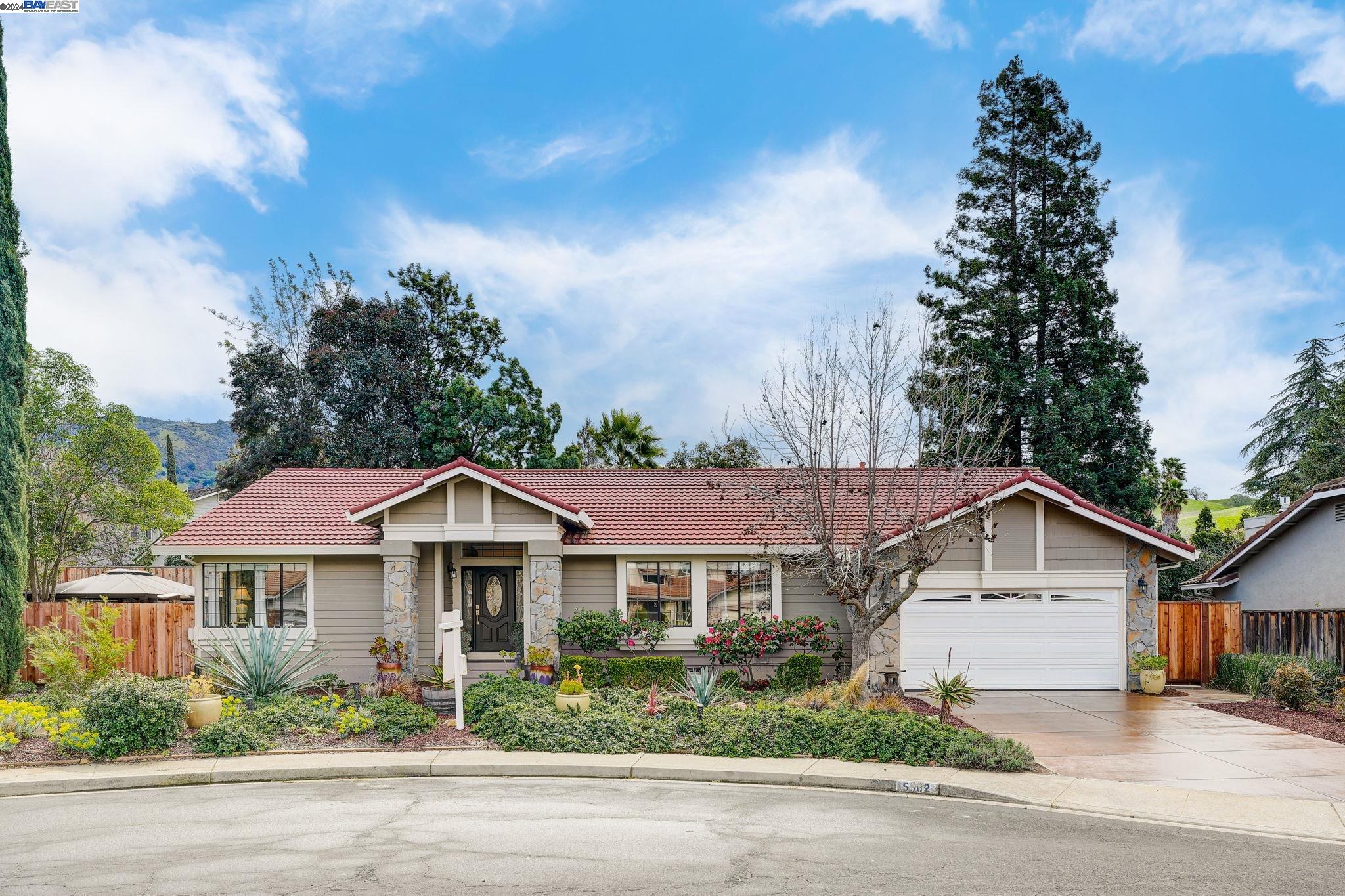 Detail Gallery Image 1 of 1 For 5502 Sun Cloud Ct, Concord,  CA 94521 - 4 Beds | 2/1 Baths