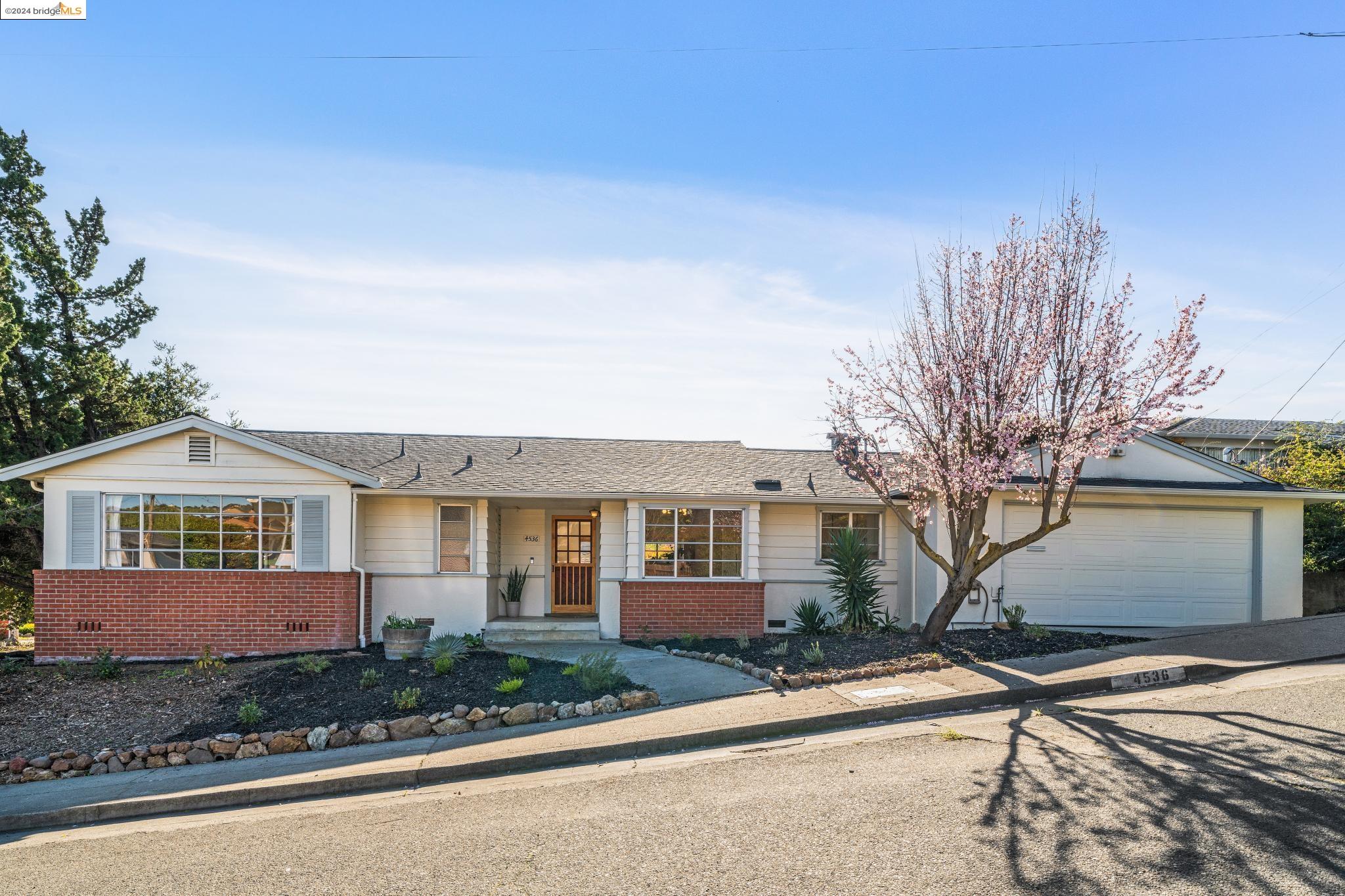 Detail Gallery Image 1 of 1 For 4536 Whitecliff Way, Richmond,  CA 94803 - 4 Beds | 2 Baths