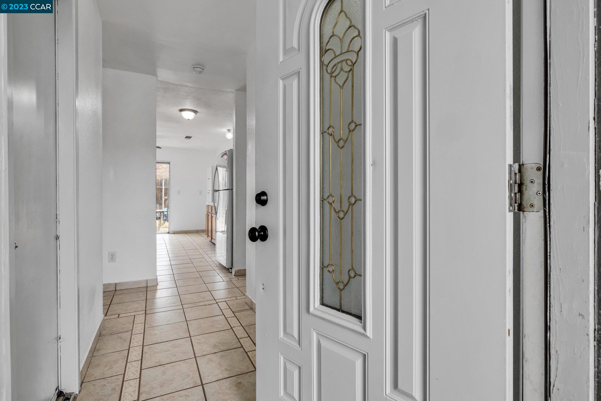 Detail Gallery Image 5 of 26 For 2542 Pemberton Ct, Stockton,  CA 95210 - 3 Beds | 2 Baths