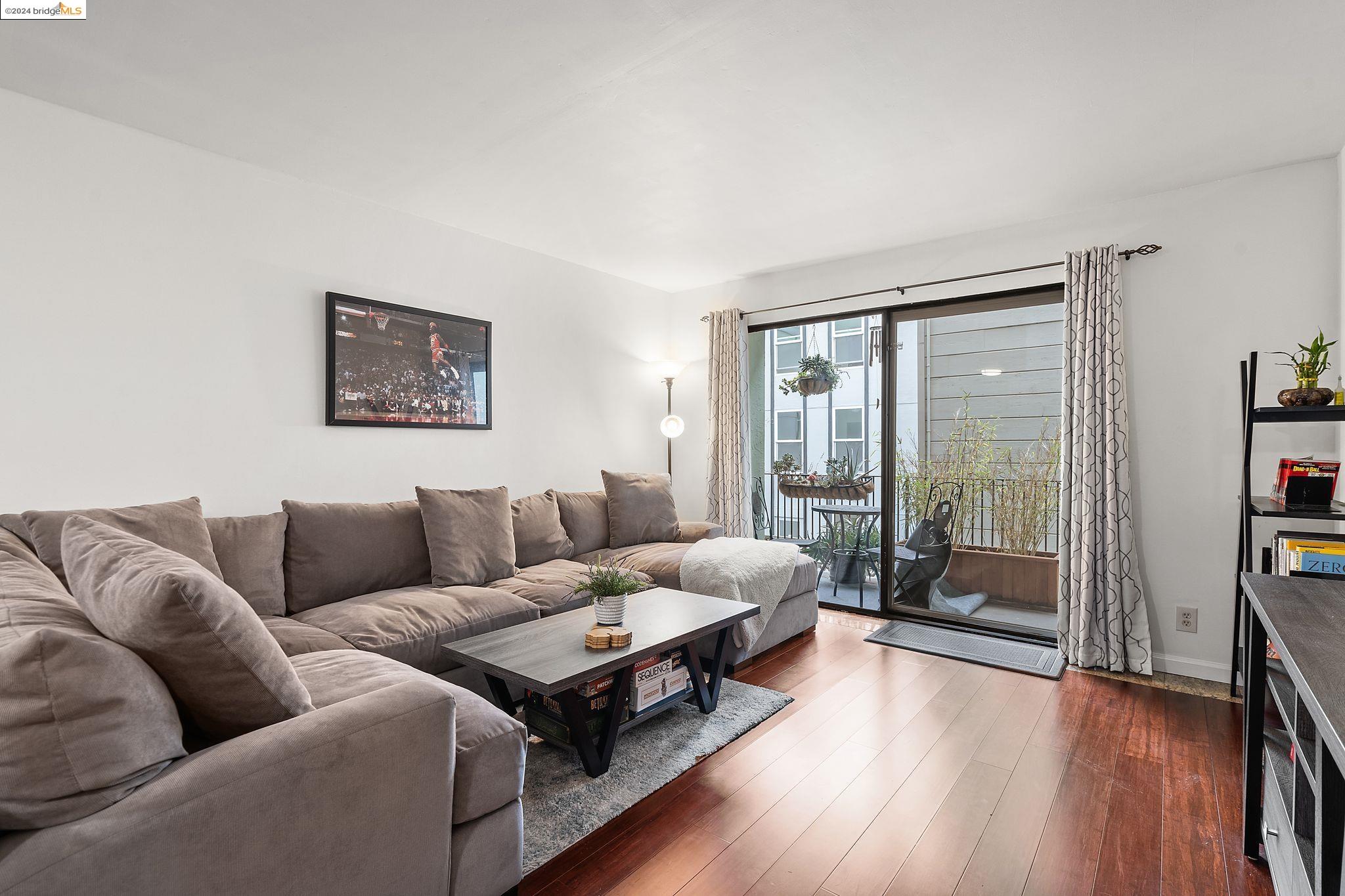 Detail Gallery Image 3 of 15 For 199 Montecito Ave #106,  Oakland,  CA 94610 - 1 Beds | 1 Baths