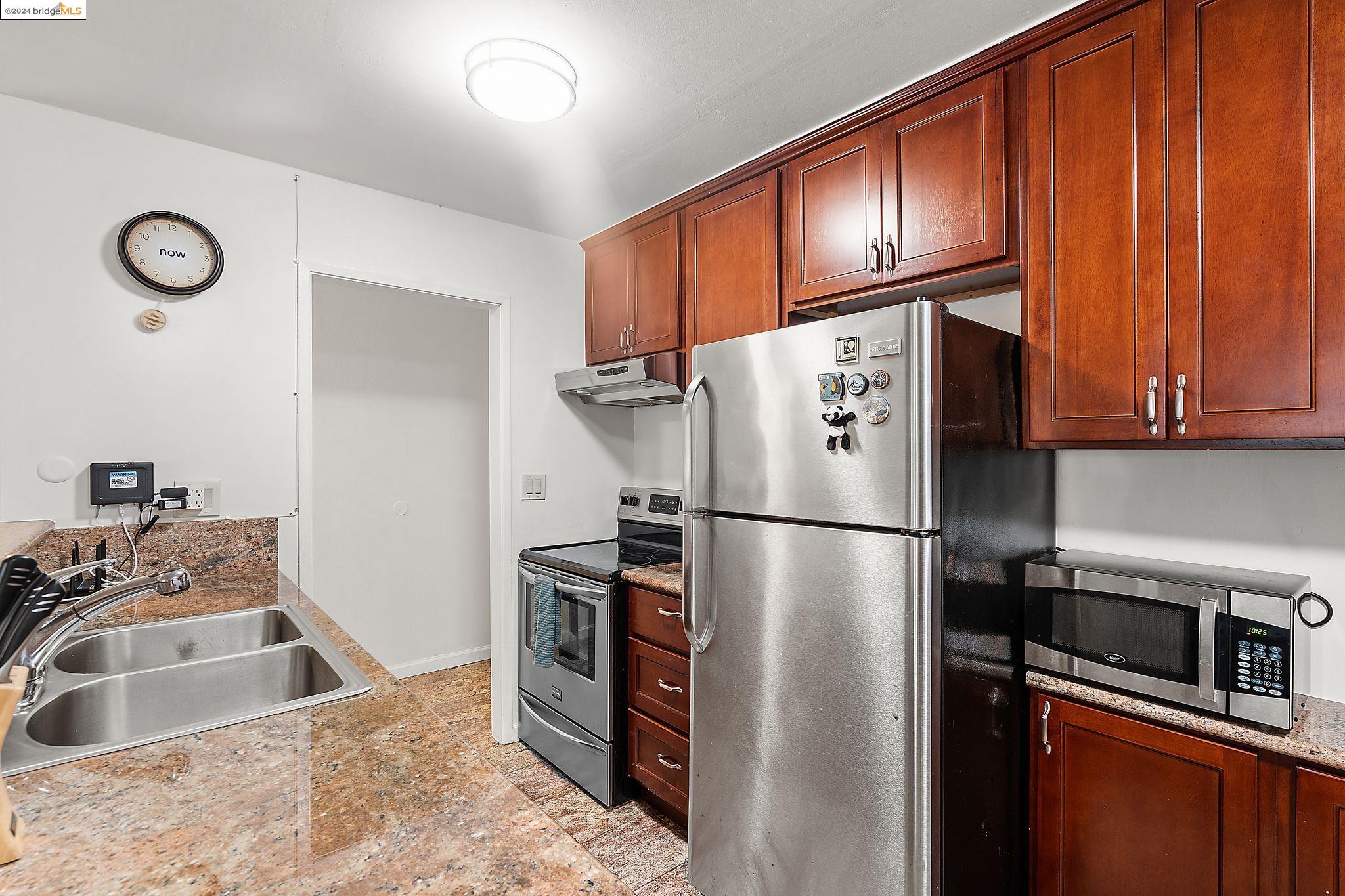Detail Gallery Image 5 of 15 For 199 Montecito Ave #106,  Oakland,  CA 94610 - 1 Beds | 1 Baths