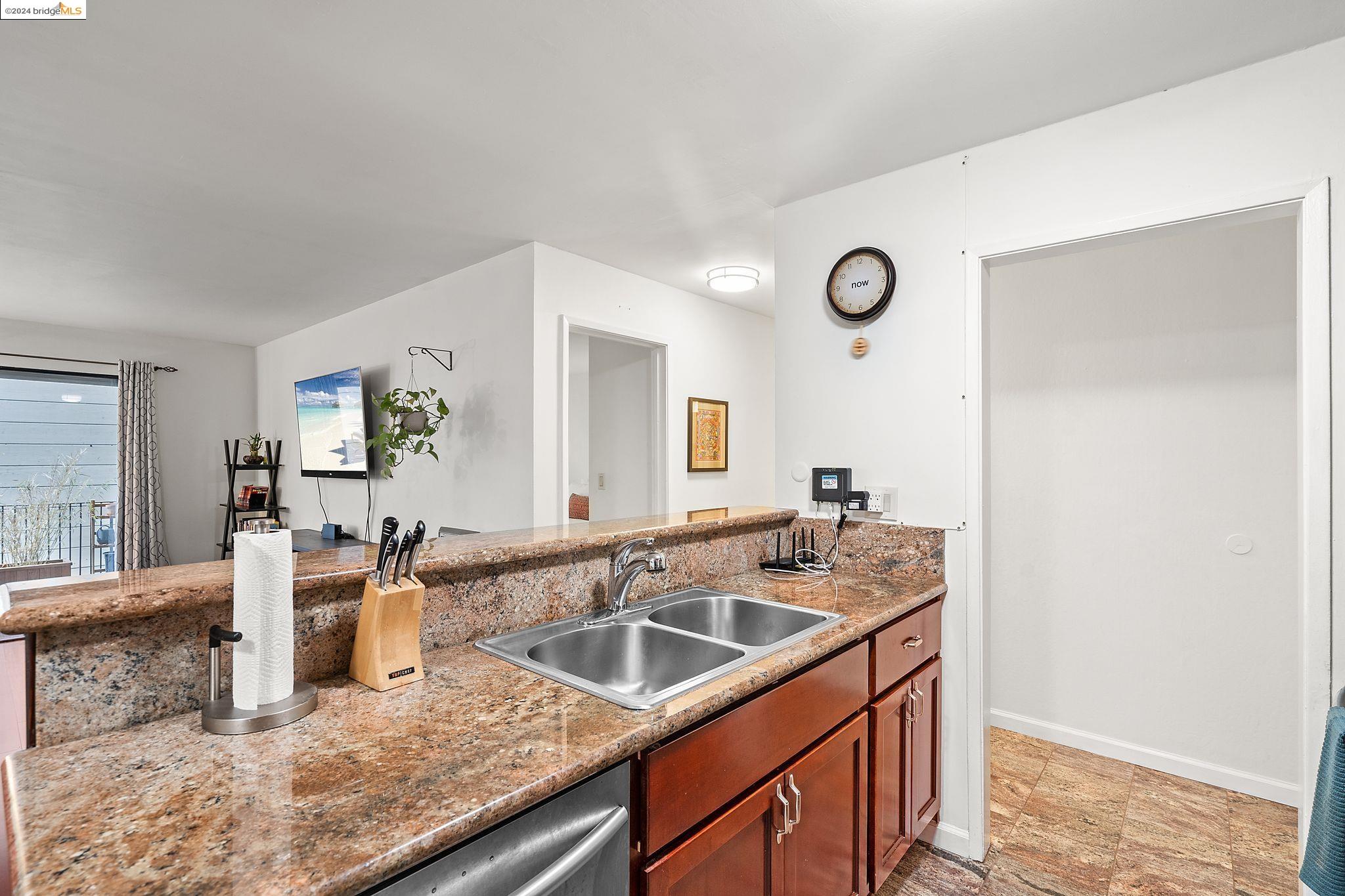 Detail Gallery Image 7 of 15 For 199 Montecito Ave #106,  Oakland,  CA 94610 - 1 Beds | 1 Baths