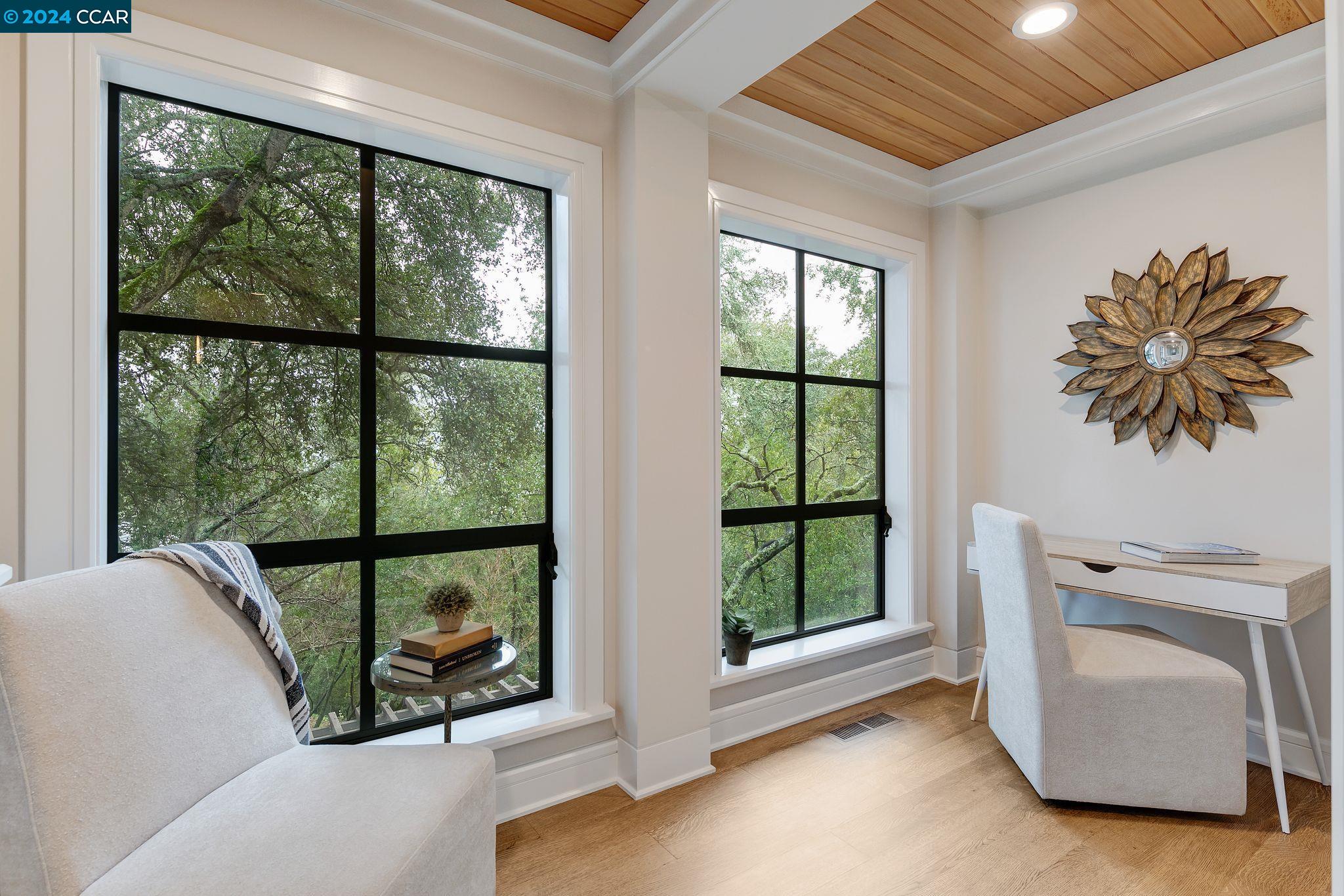 Detail Gallery Image 21 of 49 For 9 Berrybrook Hollow, Orinda,  CA 94563 - 6 Beds | 5/2 Baths