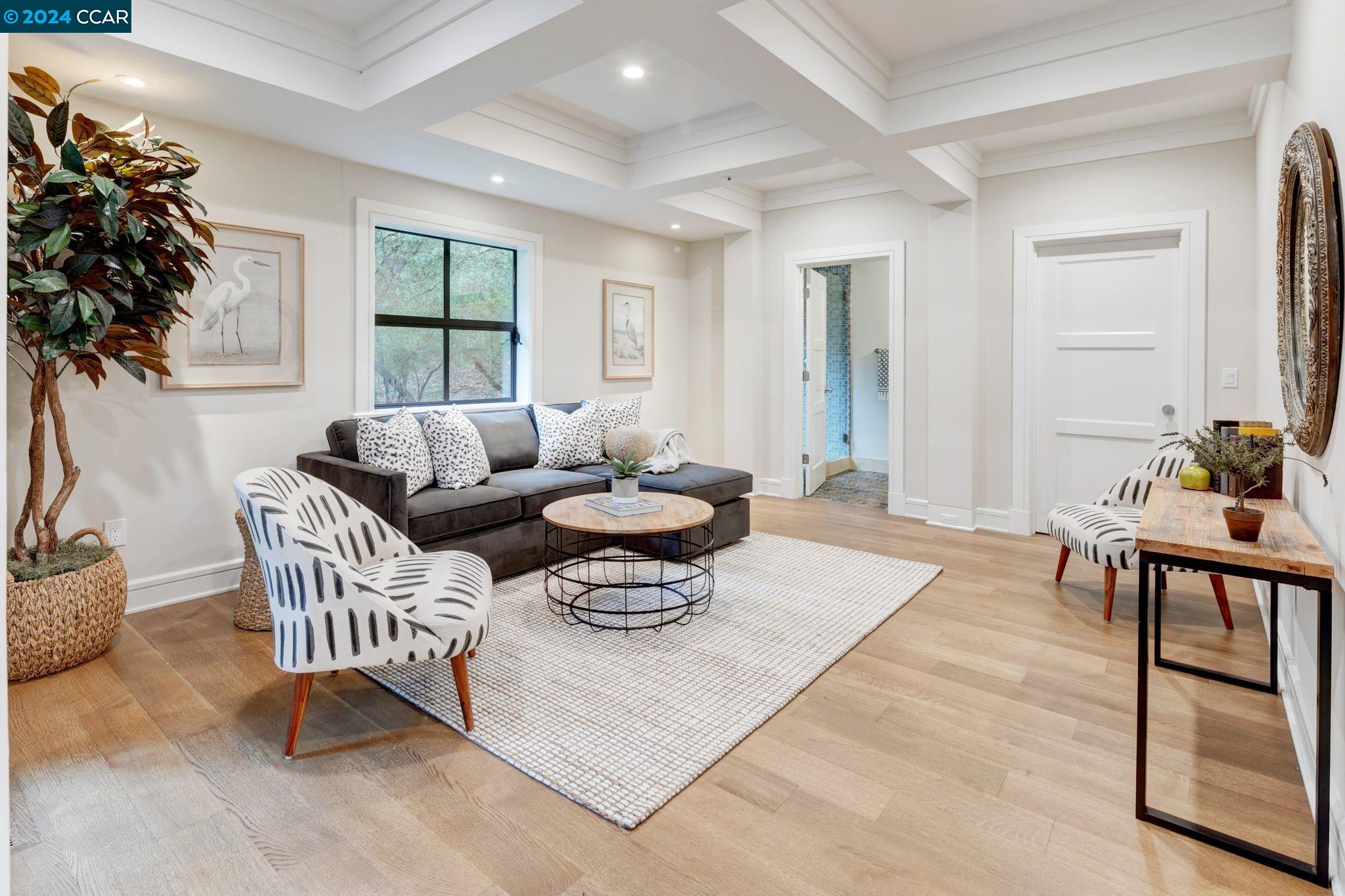 Detail Gallery Image 23 of 49 For 9 Berrybrook Hollow, Orinda,  CA 94563 - 6 Beds | 5/2 Baths