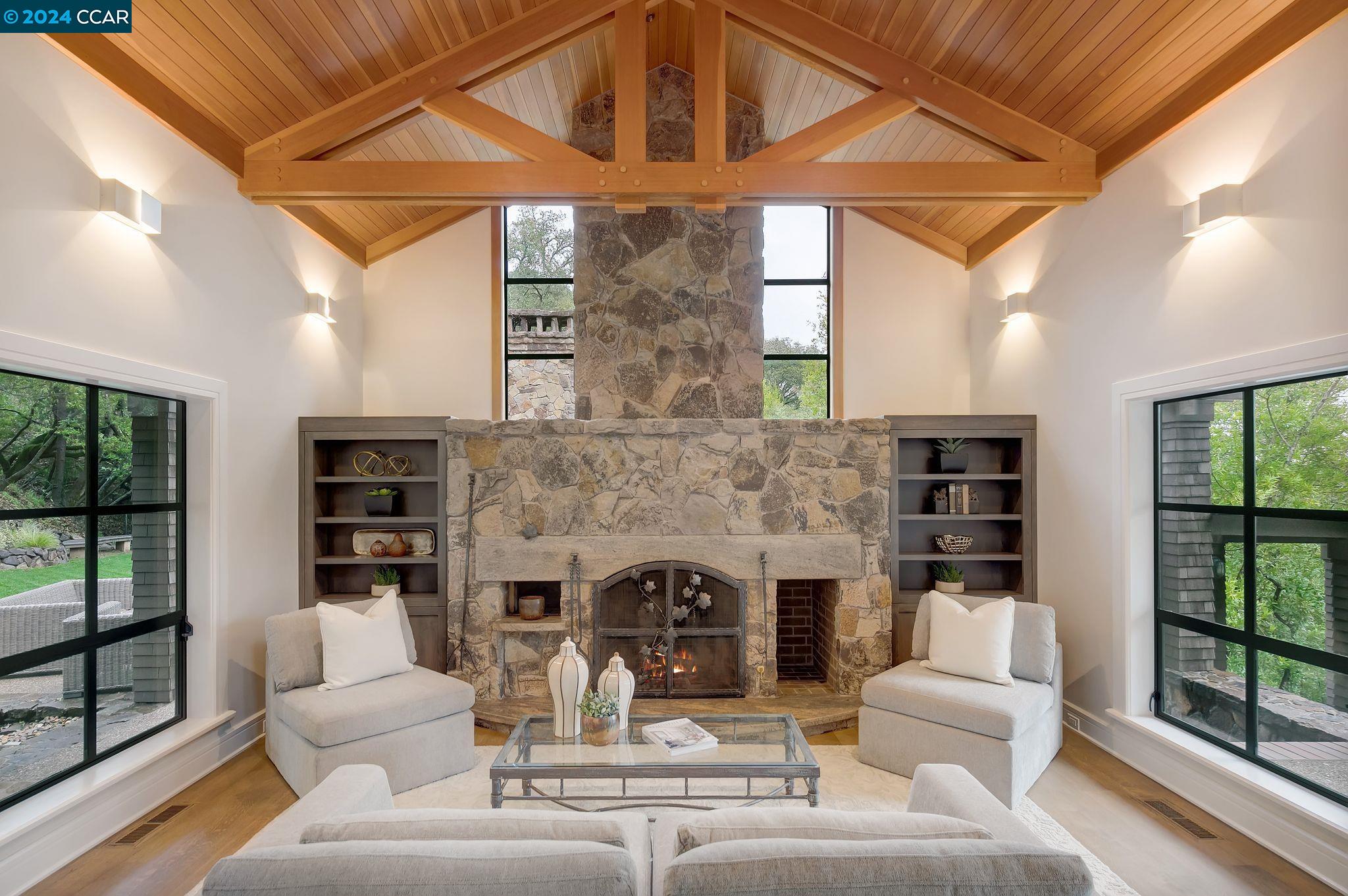 Detail Gallery Image 10 of 49 For 9 Berrybrook Hollow, Orinda,  CA 94563 - 6 Beds | 5/2 Baths