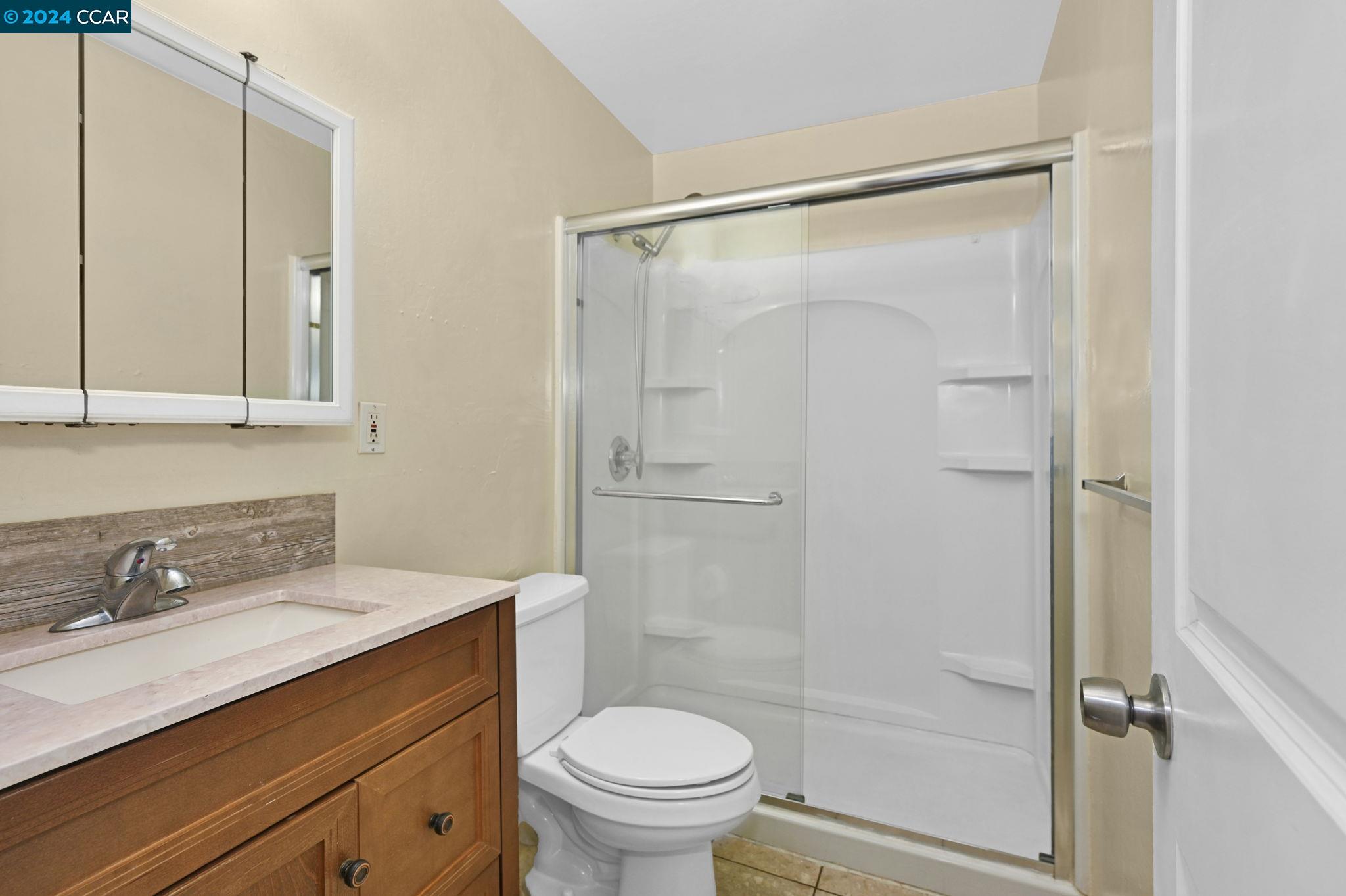 Detail Gallery Image 12 of 23 For 2065 Olivera Rd #B,  Concord,  CA 94520 - 2 Beds | 1/1 Baths