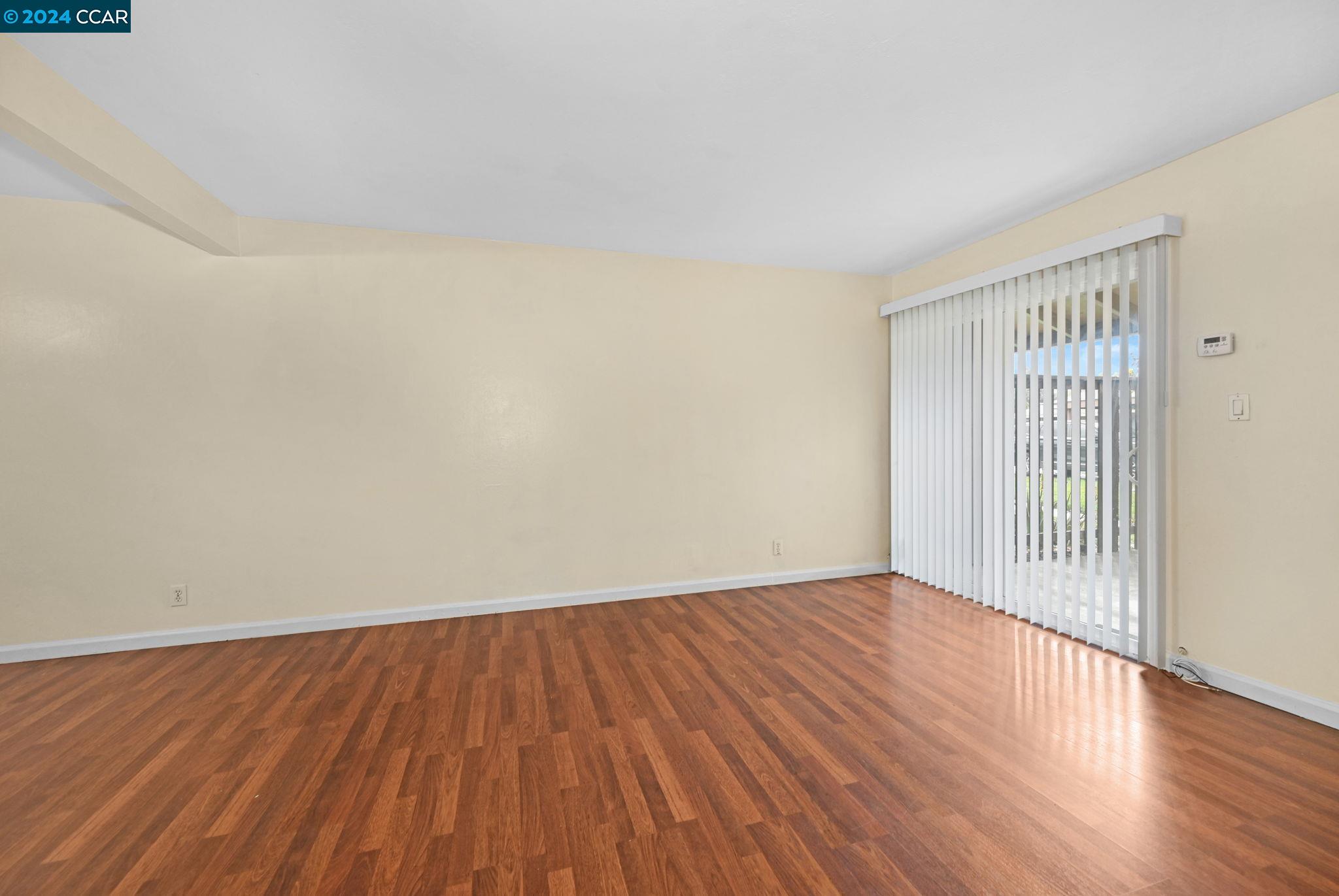 Detail Gallery Image 5 of 23 For 2065 Olivera Rd #B,  Concord,  CA 94520 - 2 Beds | 1/1 Baths