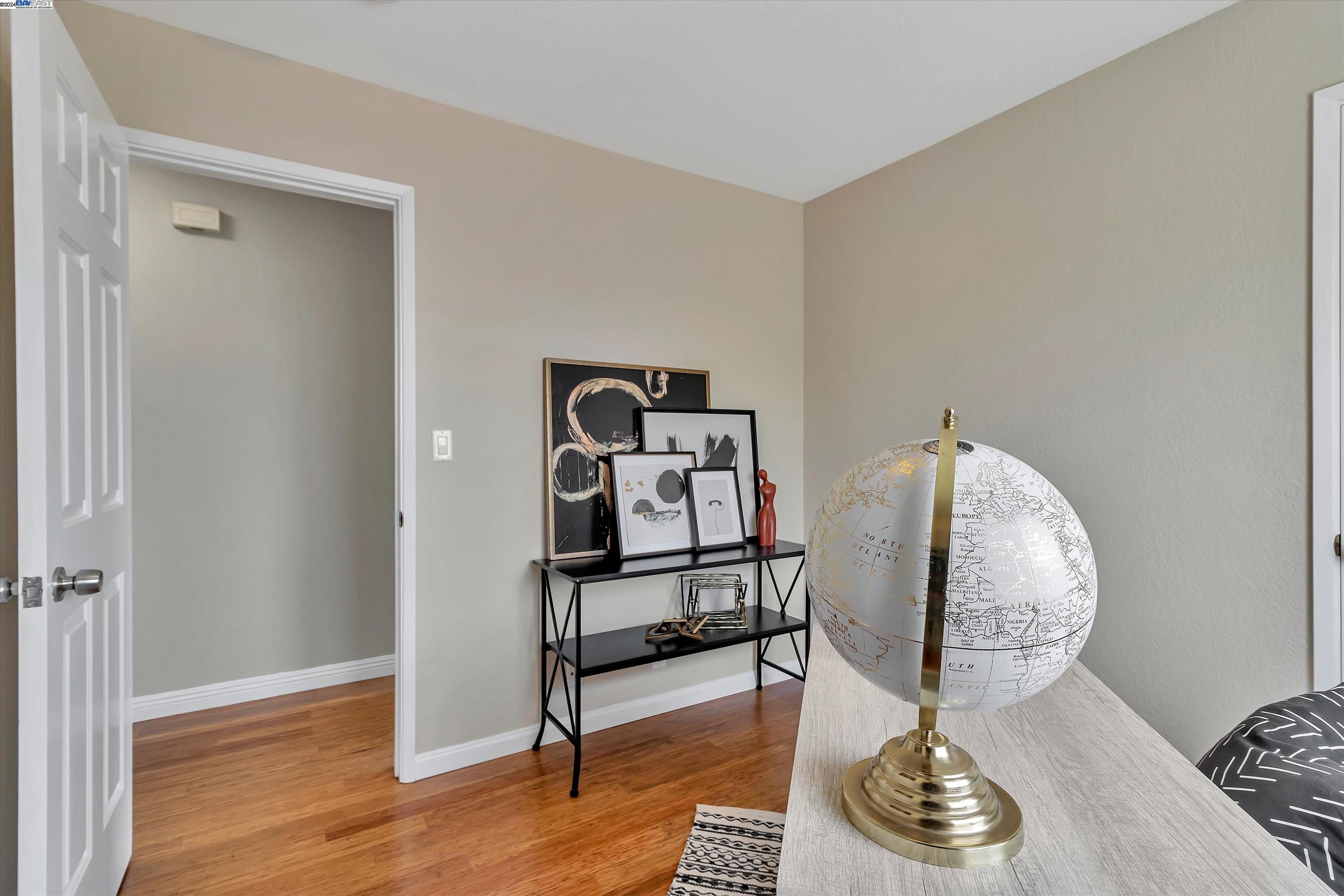 Detail Gallery Image 12 of 24 For 2401 Park Blvd #7,  Oakland,  CA 94606 - 3 Beds | 1/1 Baths