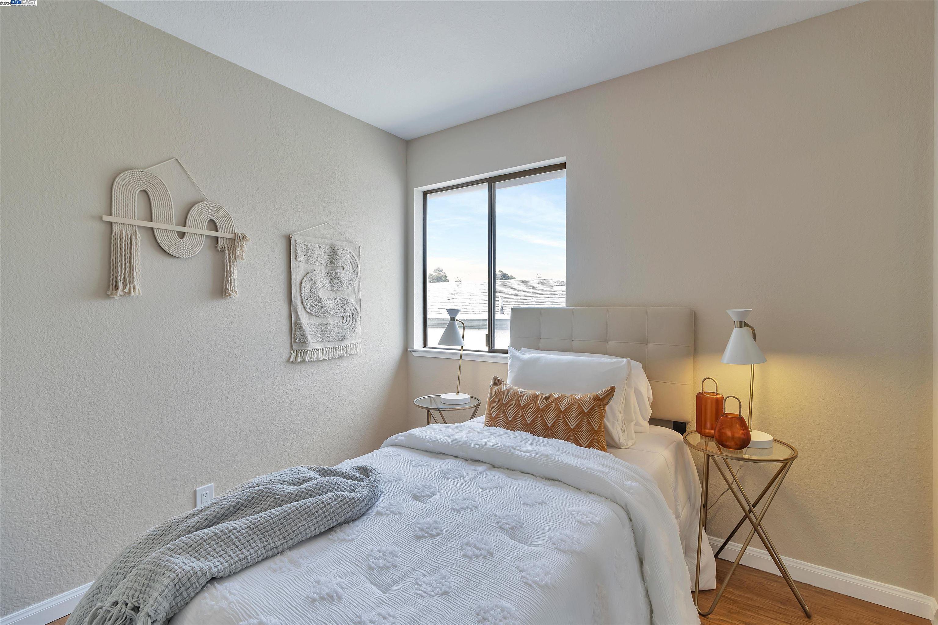 Detail Gallery Image 16 of 24 For 2401 Park Blvd #7,  Oakland,  CA 94606 - 3 Beds | 1/1 Baths