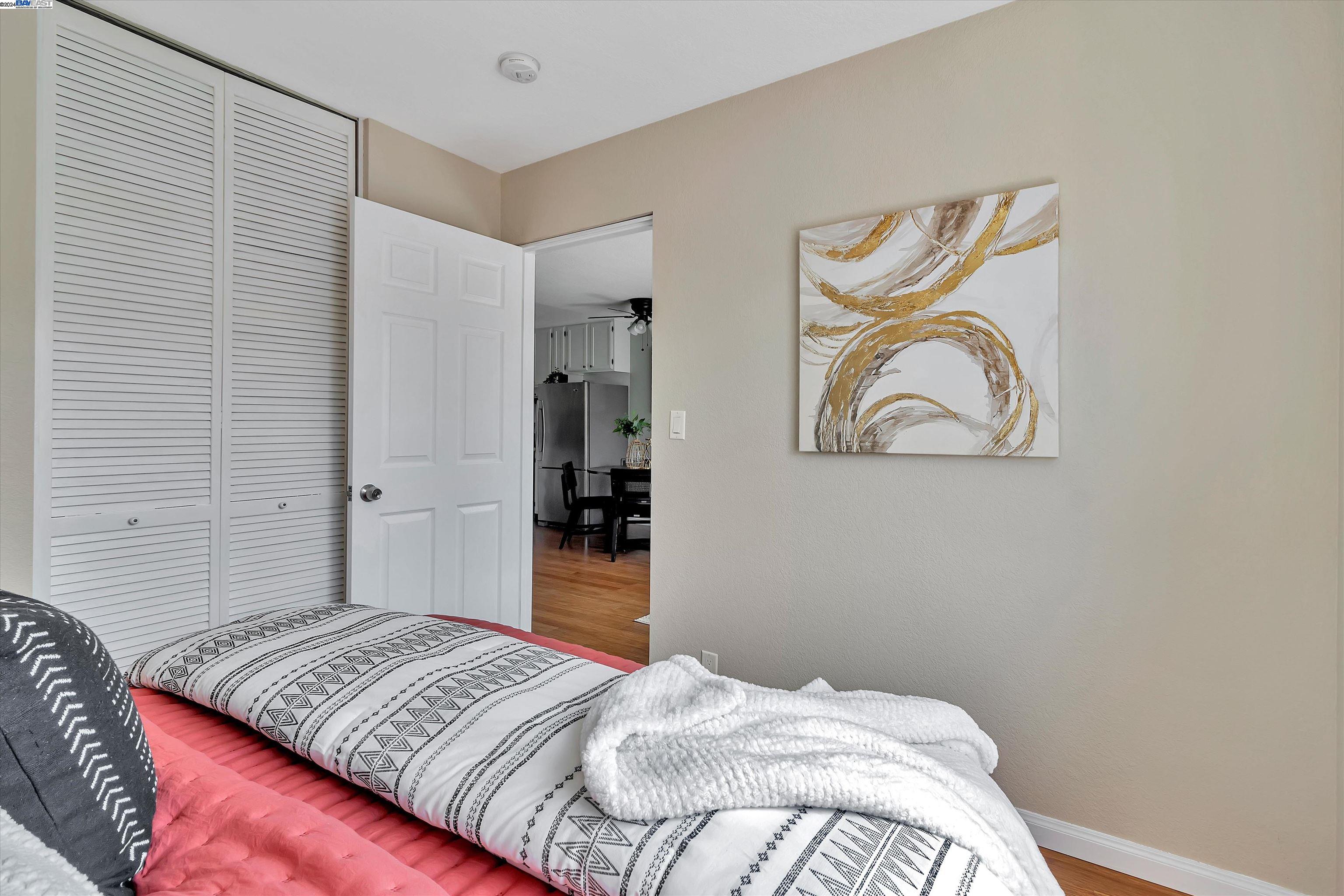 Detail Gallery Image 21 of 24 For 2401 Park Blvd #7,  Oakland,  CA 94606 - 3 Beds | 1/1 Baths