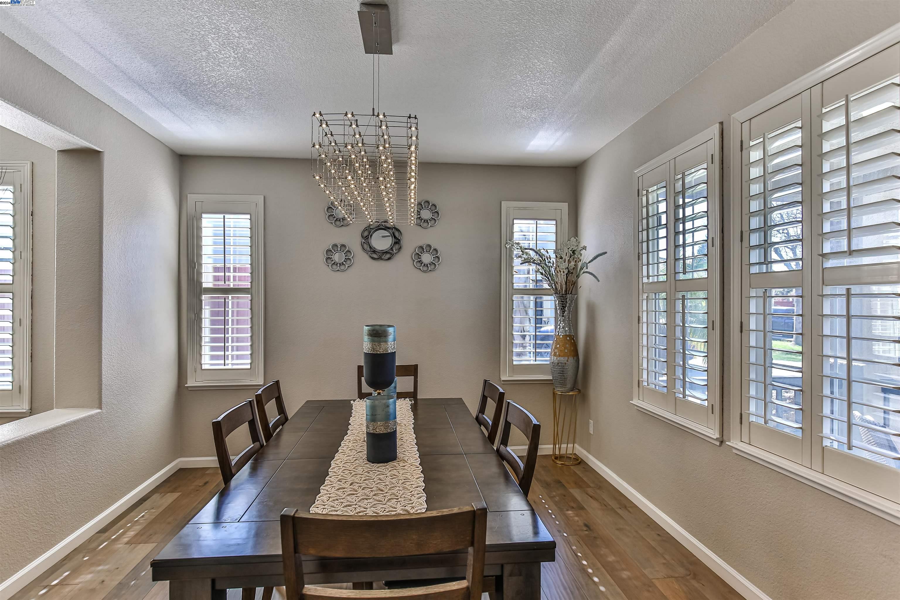 Detail Gallery Image 11 of 60 For 4108 Alexandria Ct, Modesto,  CA 95356 - 4 Beds | 2/1 Baths