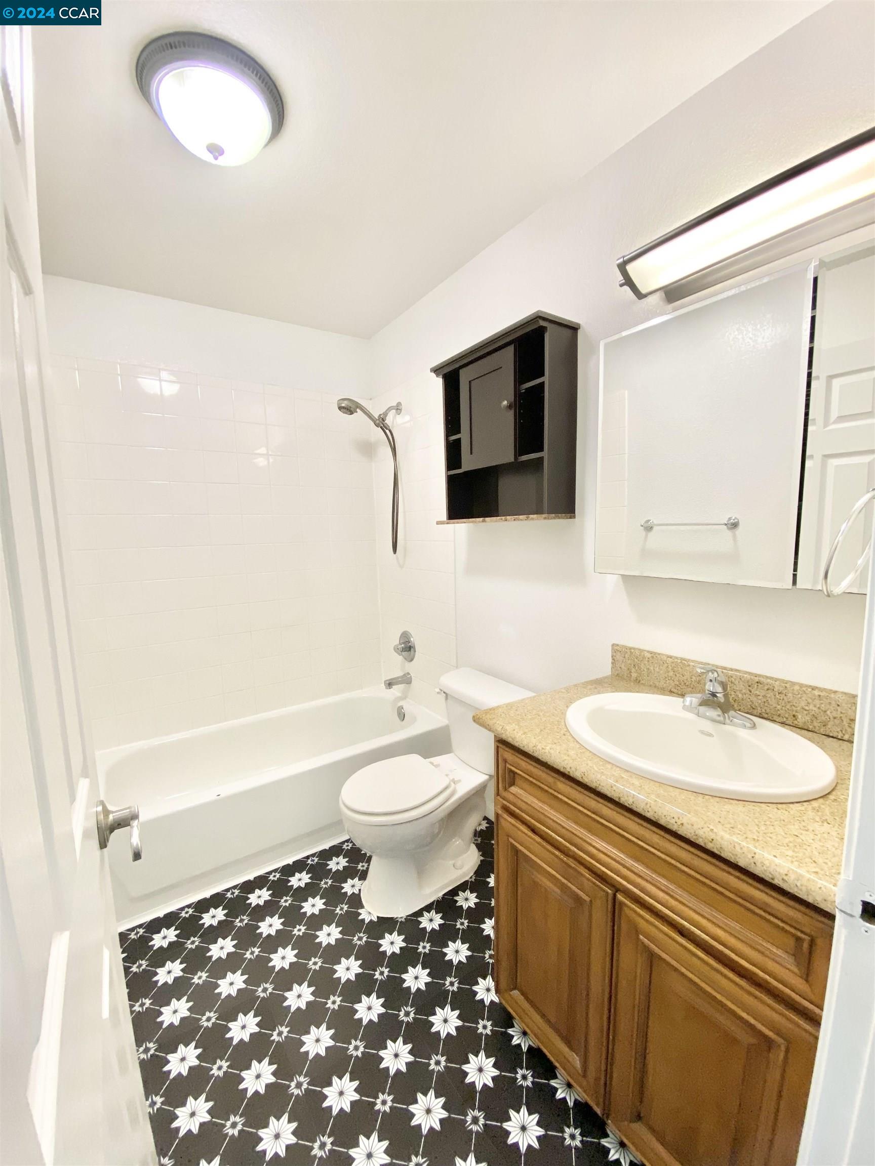 Detail Gallery Image 14 of 25 For 222 Piedmont Ln, Pittsburg,  CA 94565 - 1 Beds | 1 Baths