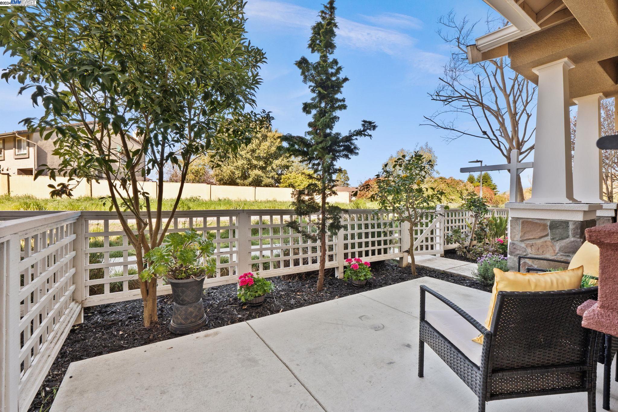 Detail Gallery Image 4 of 44 For 2737 Pismo Ter, Fremont,  CA 94538 - 4 Beds | 2/2 Baths