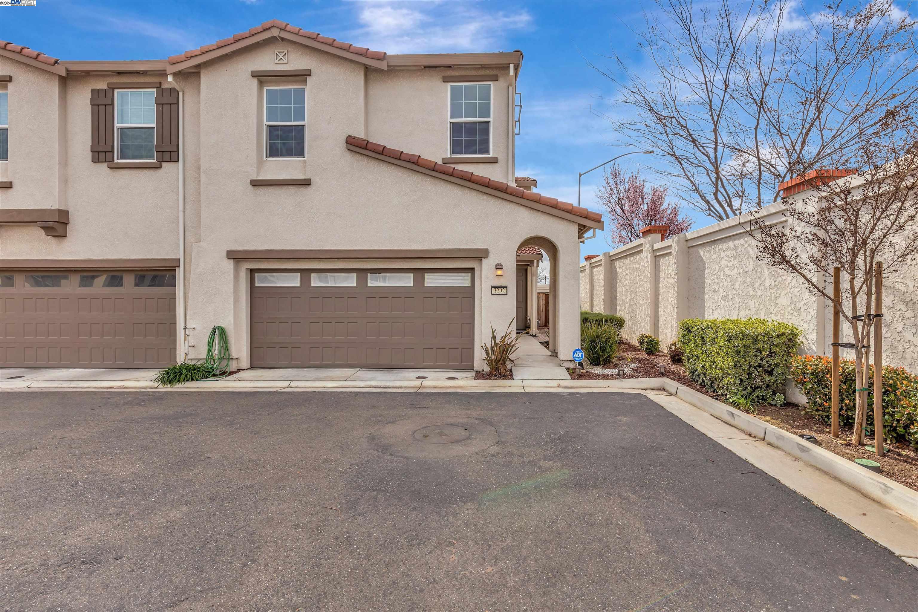Detail Gallery Image 1 of 1 For 3292 Overland Ln, Tracy,  CA 95377 - 3 Beds | 2/1 Baths