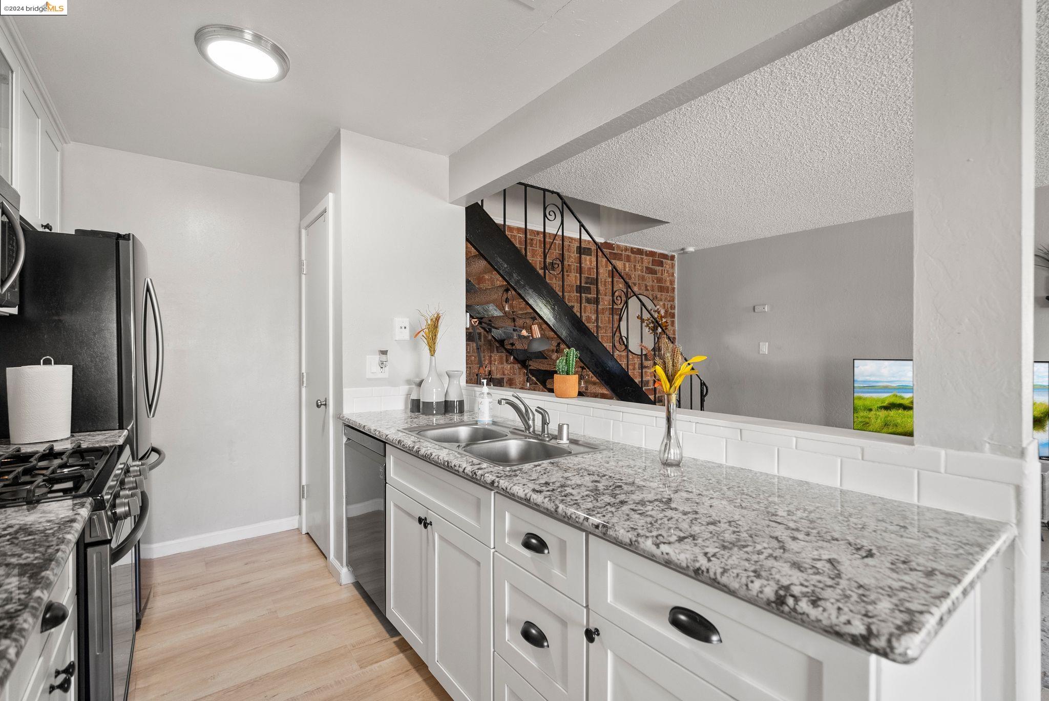 Detail Gallery Image 11 of 29 For 1956 Southwood Dr #3,  Vacaville,  CA 95687 - 2 Beds | 1 Baths