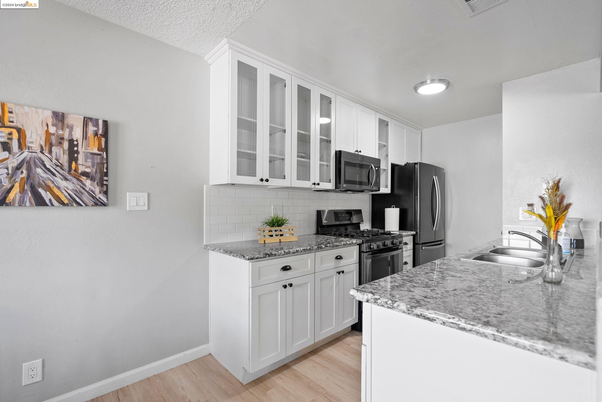 Detail Gallery Image 10 of 29 For 1956 Southwood Dr #3,  Vacaville,  CA 95687 - 2 Beds | 1 Baths