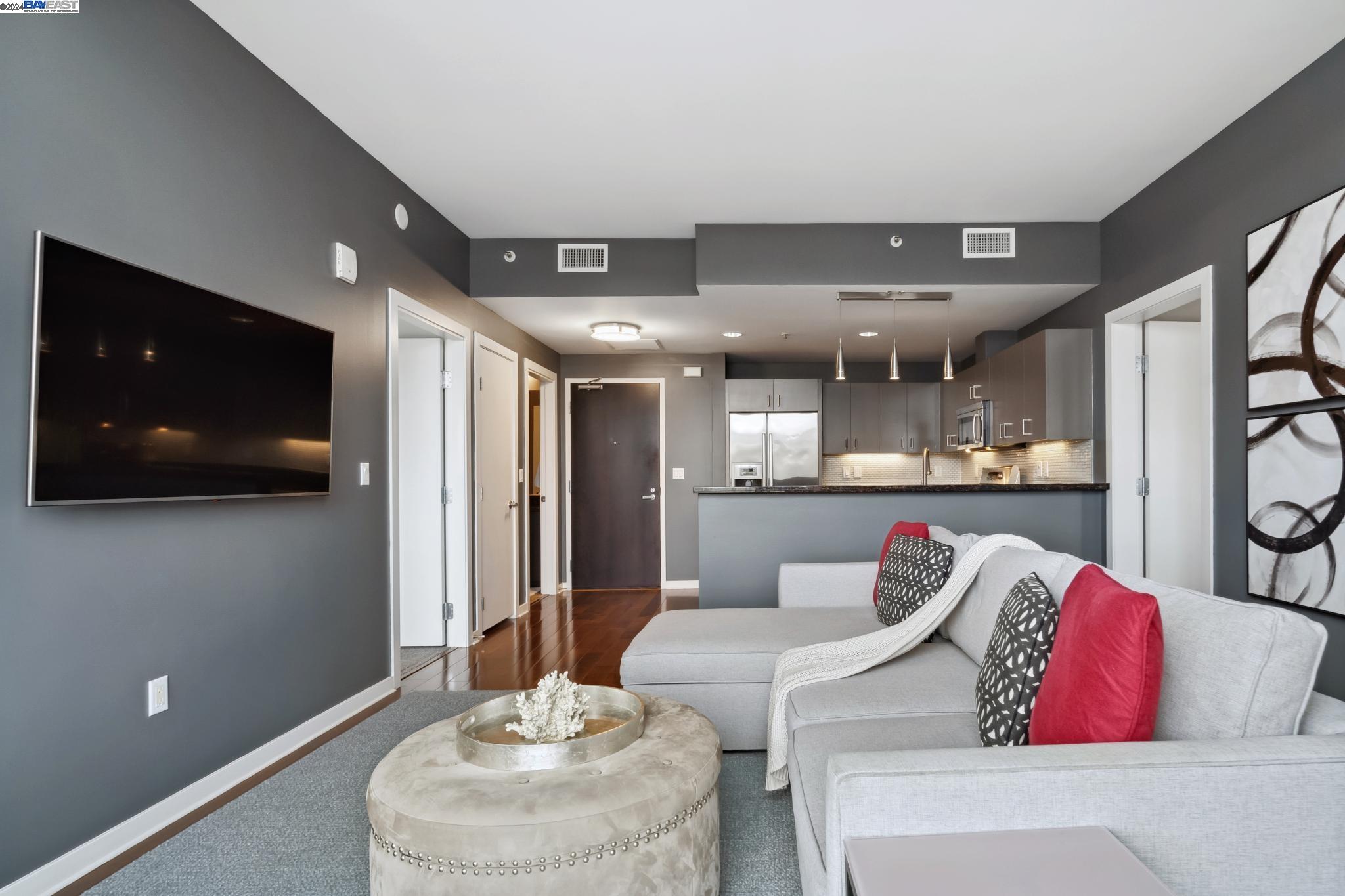 Detail Gallery Image 7 of 44 For 222 Broadway #1313,  Oakland,  CA 94607 - 2 Beds | 2 Baths